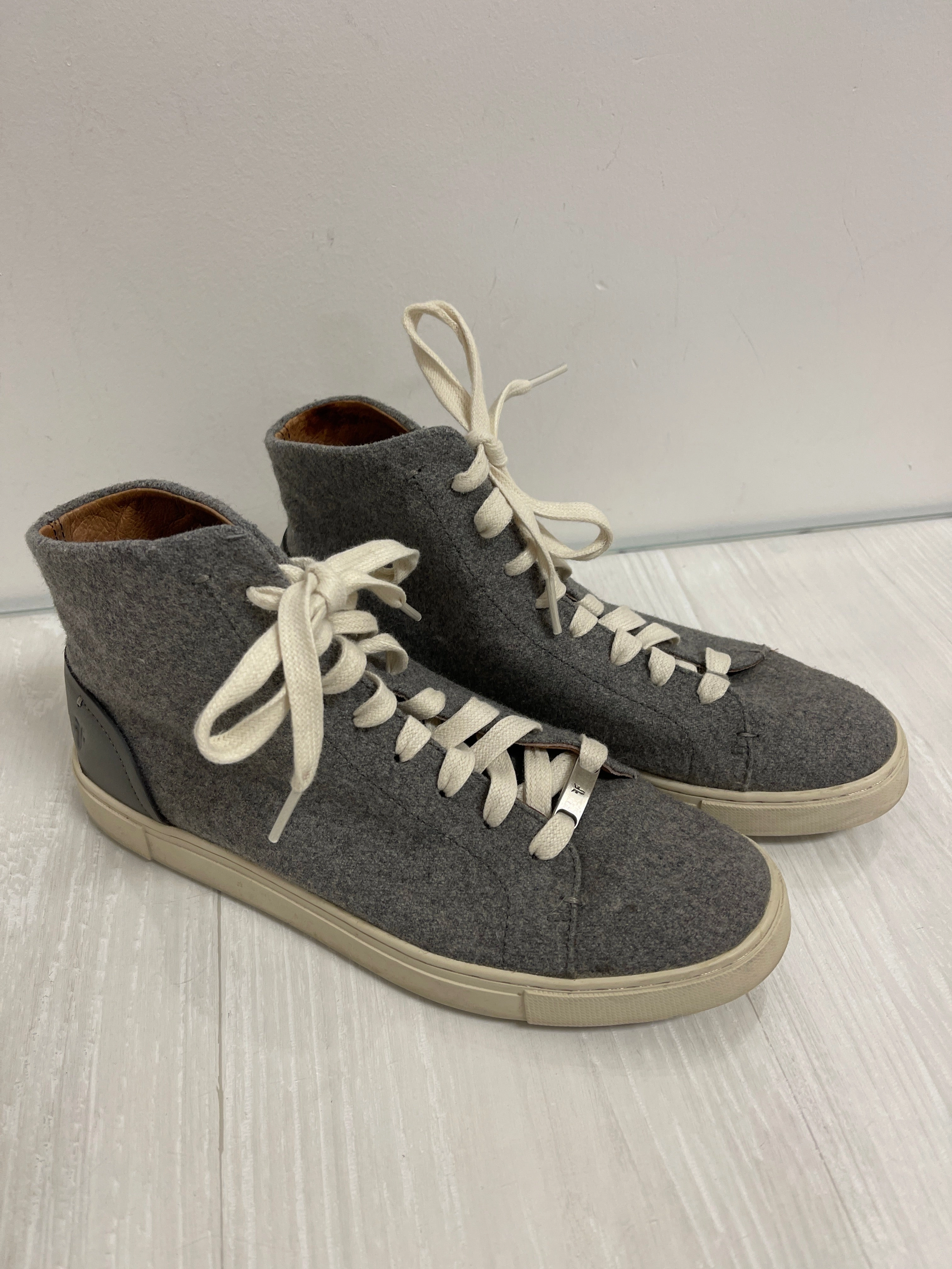 composite material Comfortable Feel Shoes Sneakers By Frye In Grey, Size: 8.5
