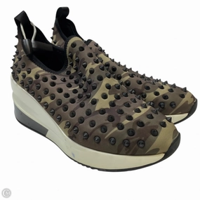 Shoes Sneakers By Gianni Bini In Camouflage Print, Size: 7 Collared Ankle Padding