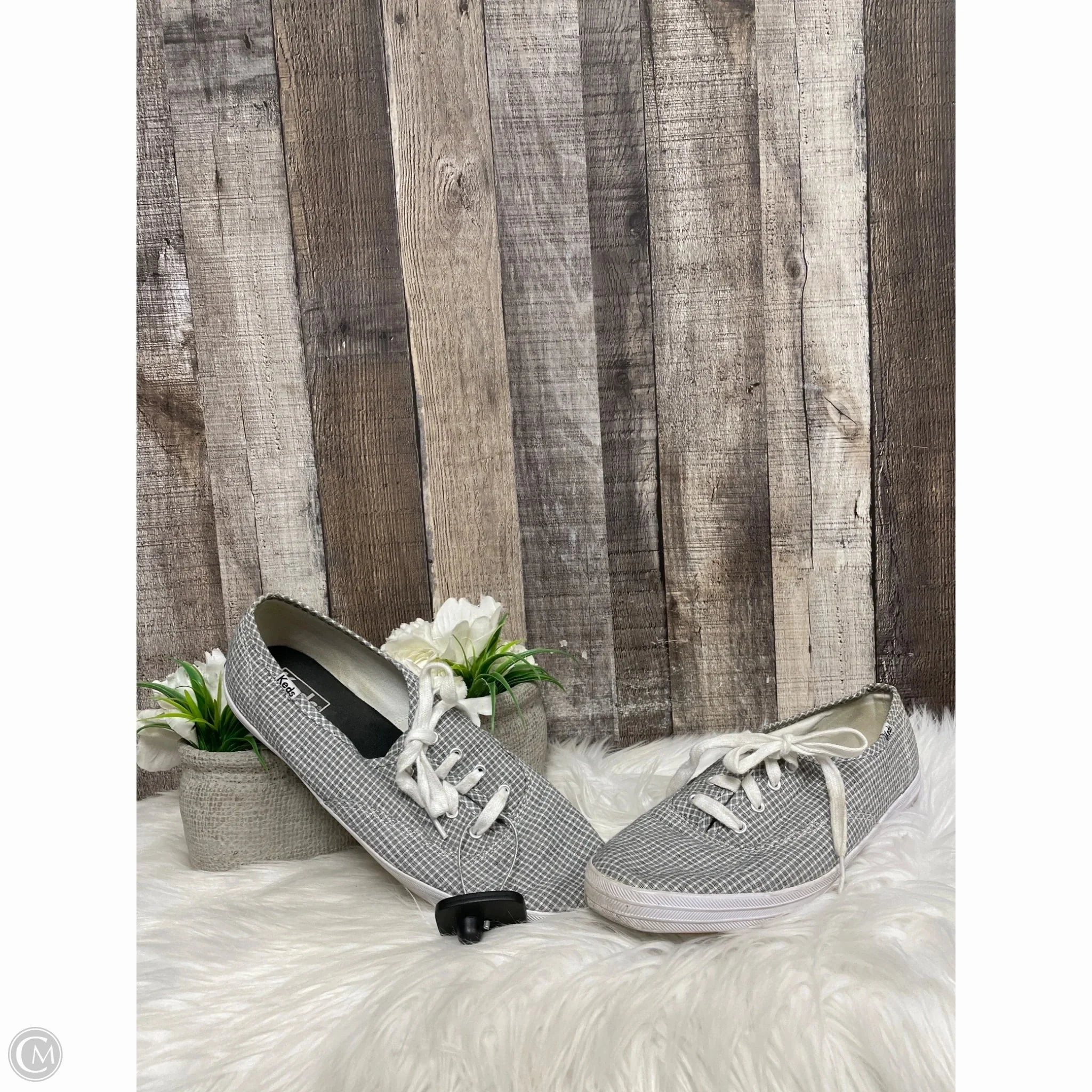 Shoes Sneakers By Keds In Grey & White, Size: 9.5 All-weather flair Training Ready