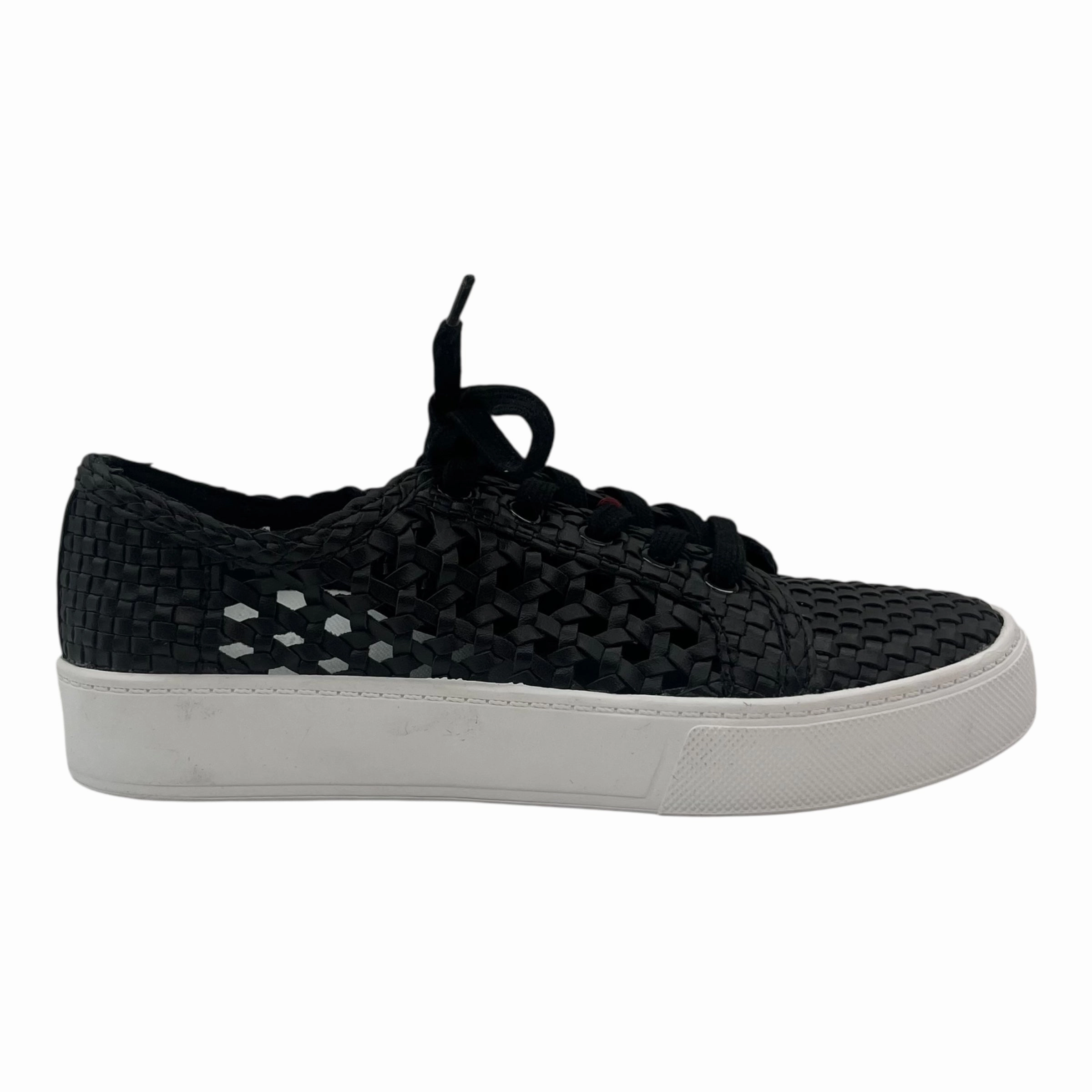 Quick Dry Technology Non Marking Outsole Shoes Sneakers By Marc Fisher In Black, Size:6