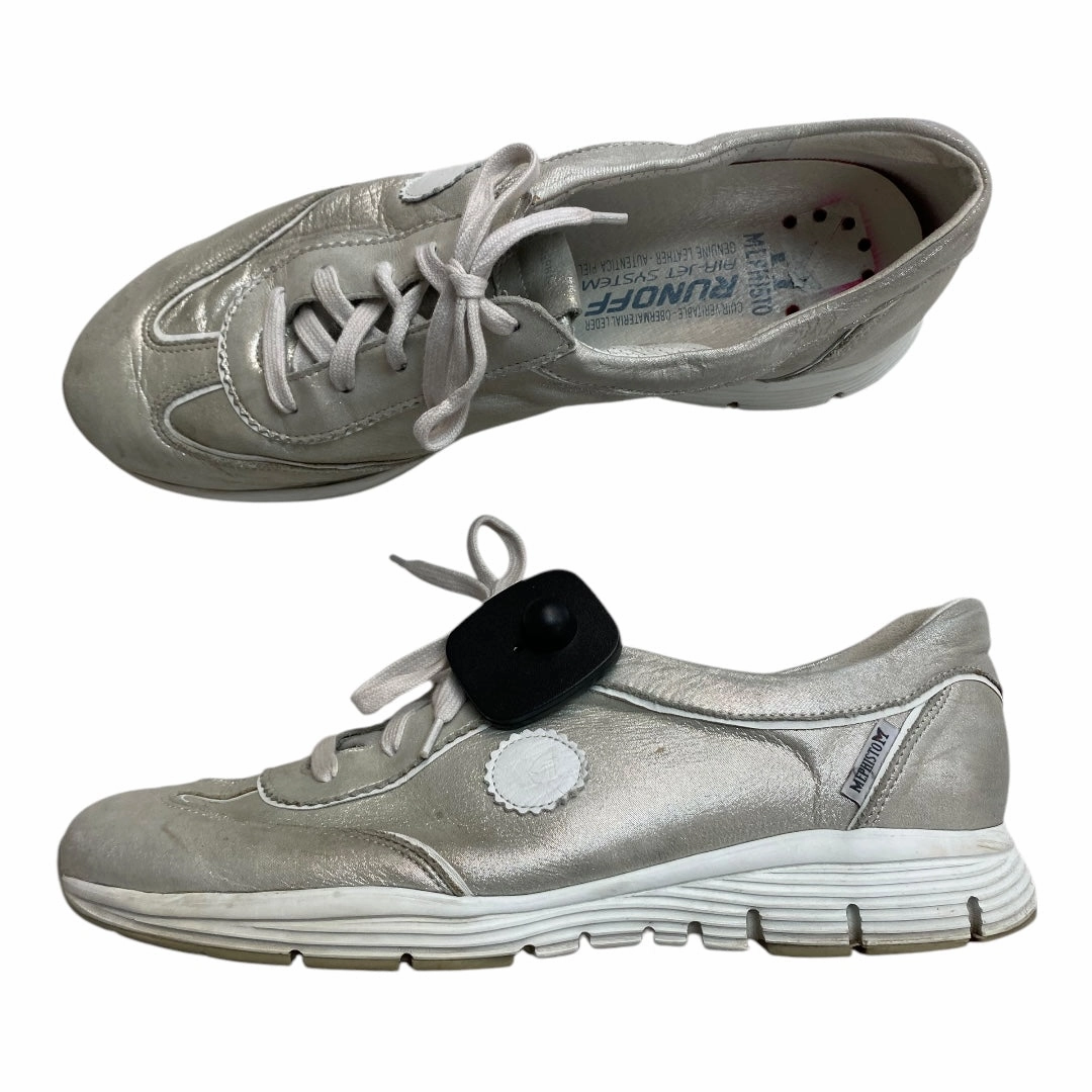 Step Focus Shoes Sneakers By Mephisto In Silver, Size:10