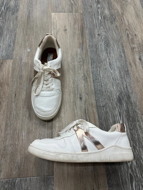 Workout Session LightweightSole Shoes Sneakers By Mia  Size: 10