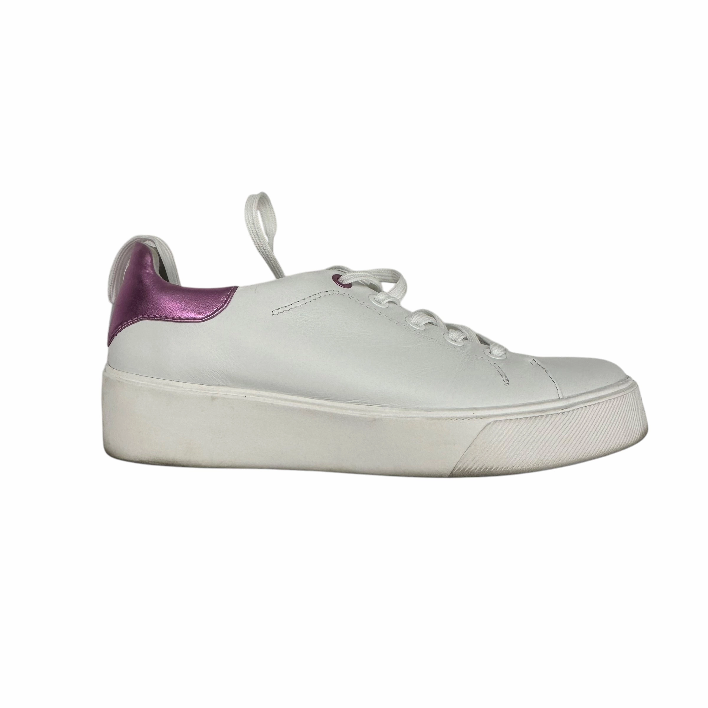 Shoes Sneakers By Naturalizer In White, Size:6.5 Multi Surface Traction
