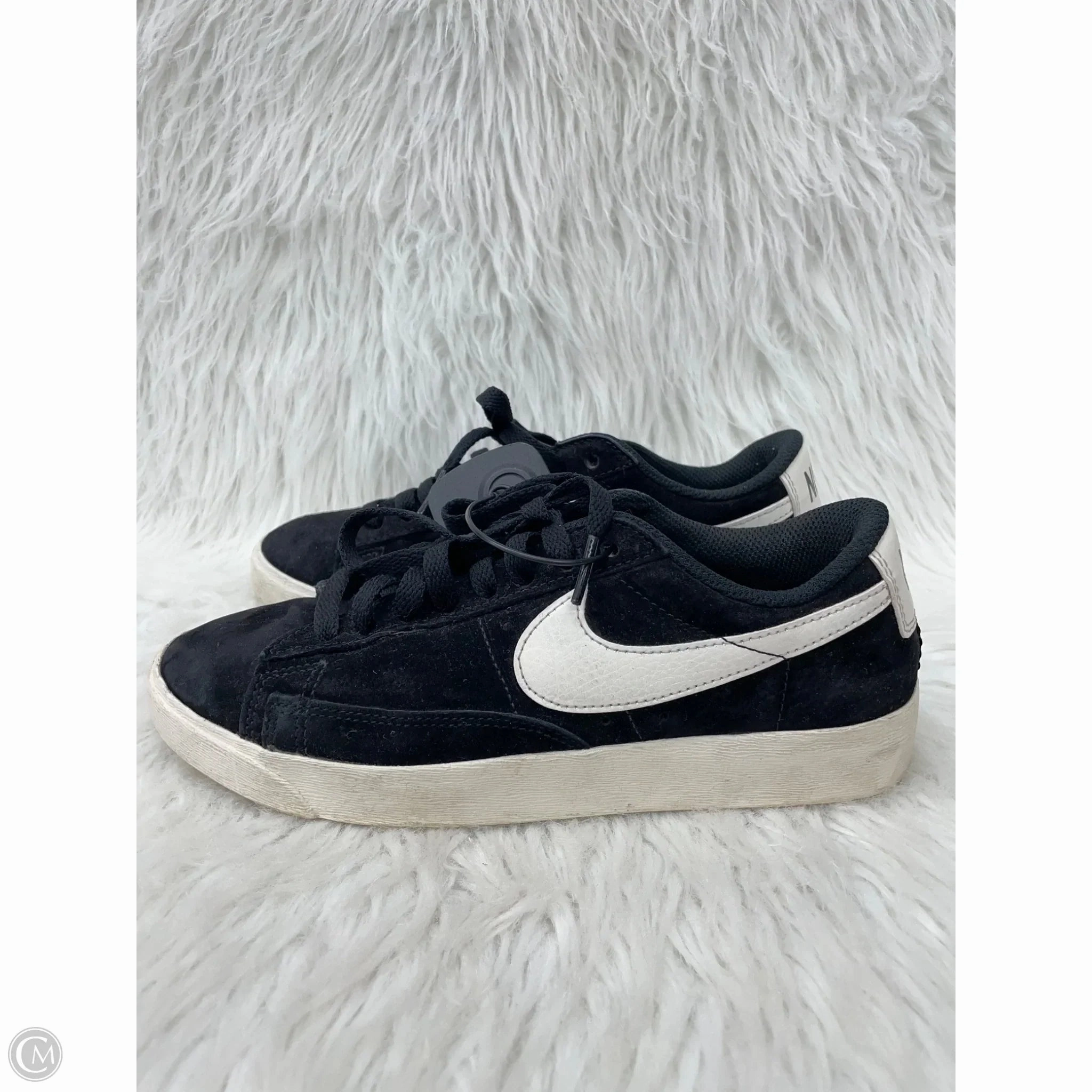 Support frame Shoes Sneakers By Nike In Black & Cream, Size: 6.5