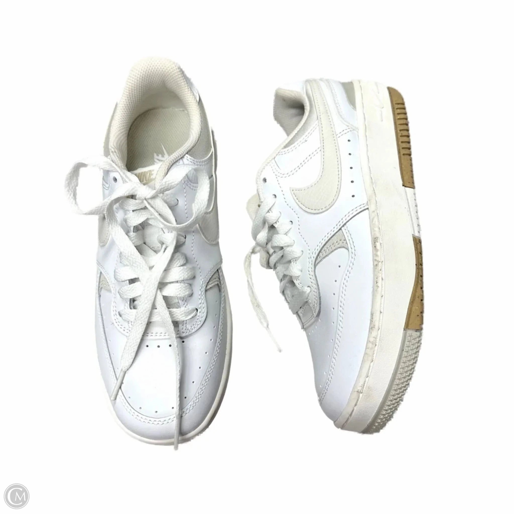Shoes Sneakers By Nike In Cream & White, Size: 7.5 Indoor Use
