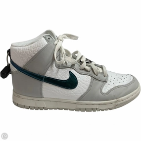 Outsole Traction Shoes Sneakers By Nike In Green & White, Size: 8