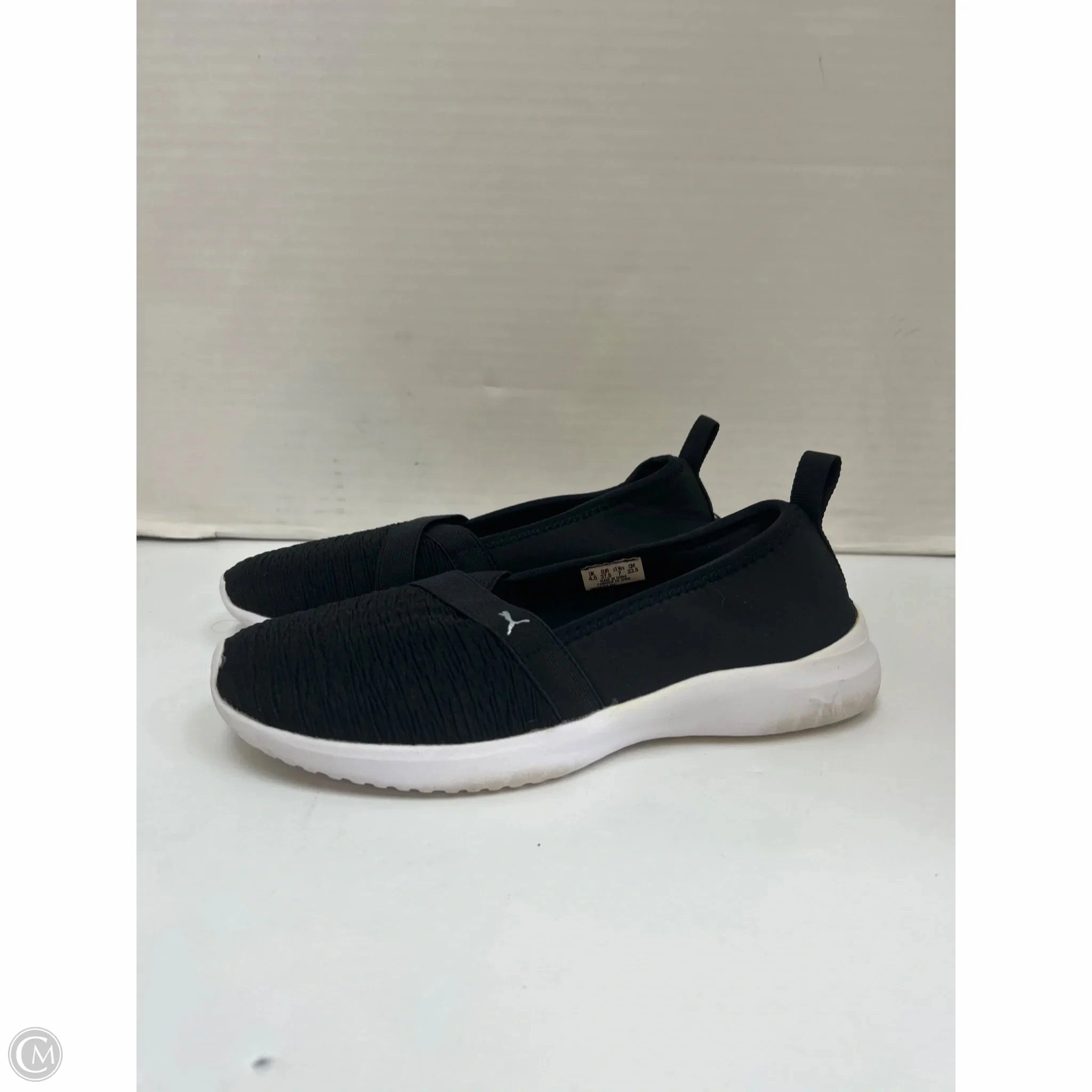 Shoes Sneakers By Puma In Black, Size: 7 Breathable mesh upper