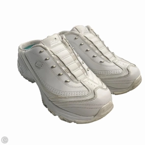 Outdoor Use Abrasion Resistant Upper Shoes Sneakers By Skechers In White, Size: 8
