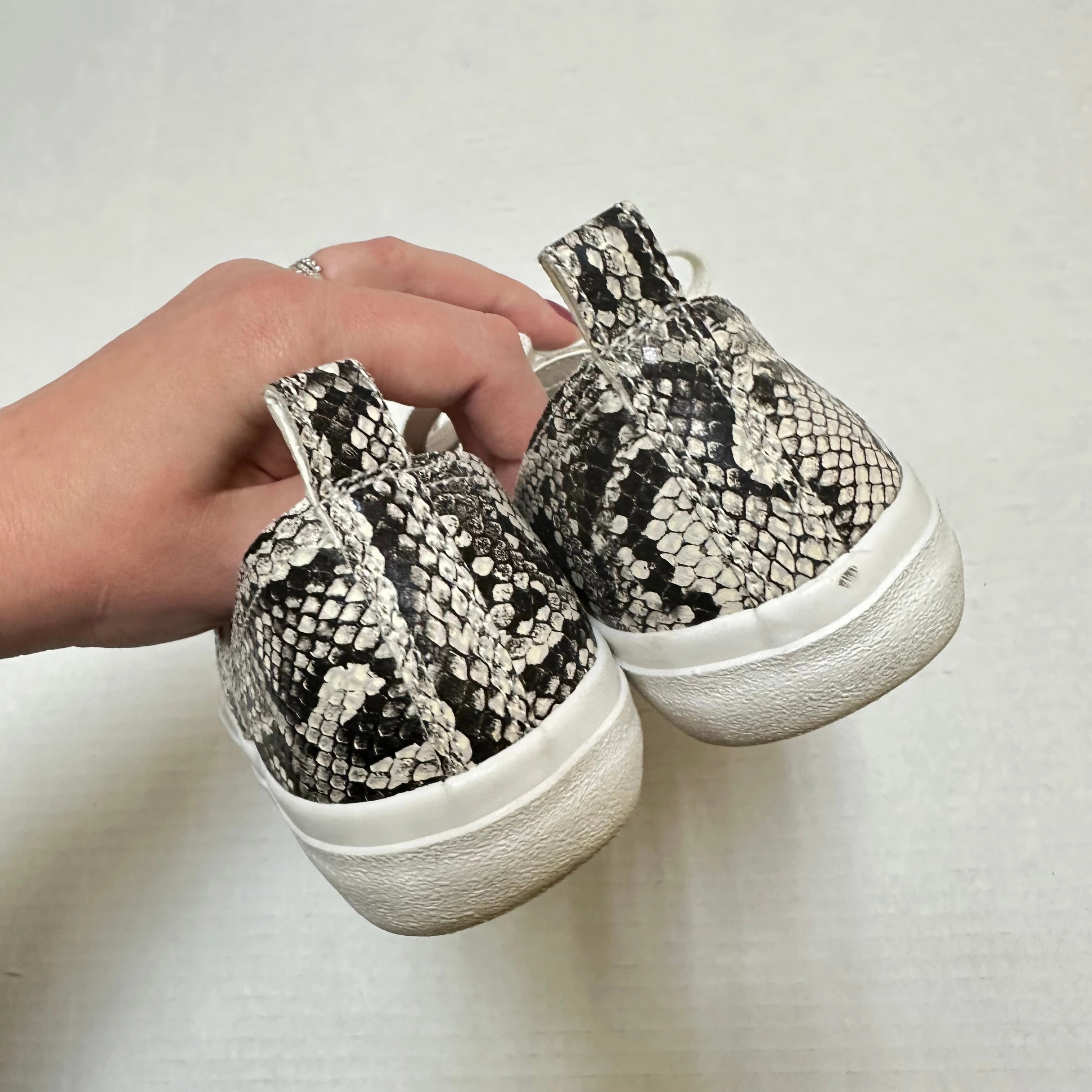 Shoes Sneakers By Sole Society In Snakeskin Print, Size:6 Easy on