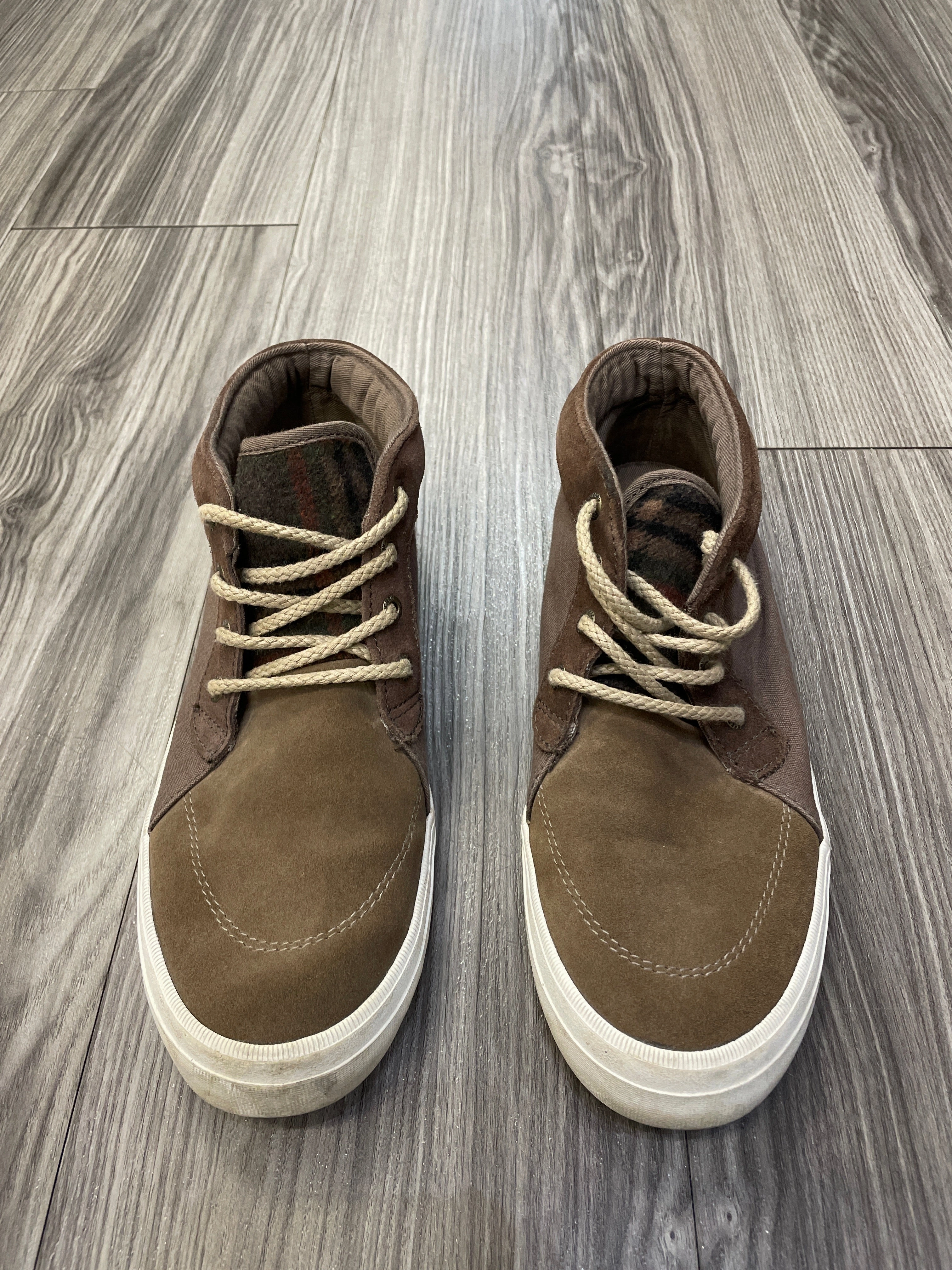 Iconic Footwear Streamlined silhouette Shoes Sneakers By Sperry In Brown, Size: 8.5