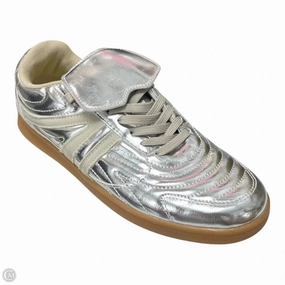Street Movement Shoes Sneakers By Steve Madden In Silver, Size: 9