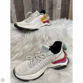 Shoes Sneakers By Steve Madden In White, Size: 6 Heel Lockdown System Multi Density Sole