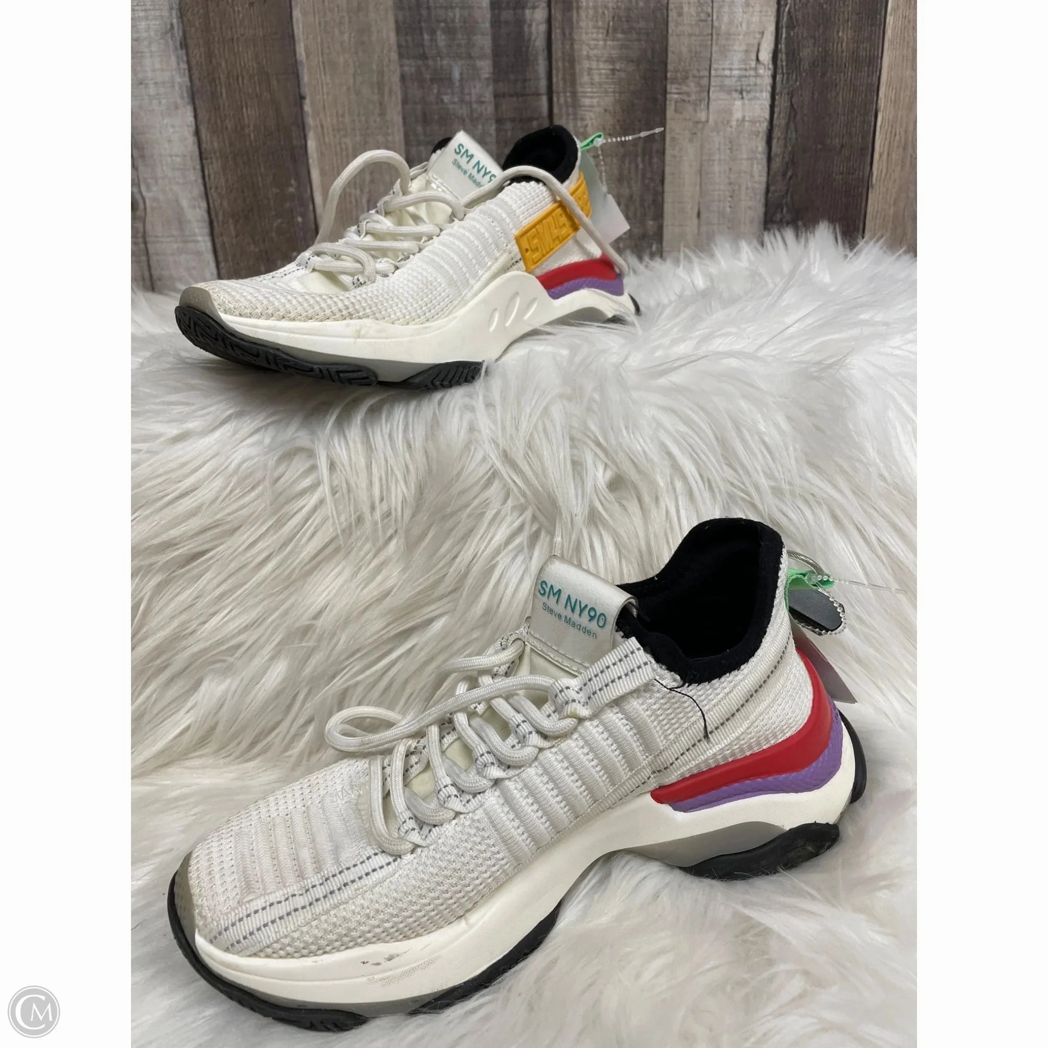 Shoes Sneakers By Steve Madden In White, Size: 6 Heel Lockdown System Multi Density Sole