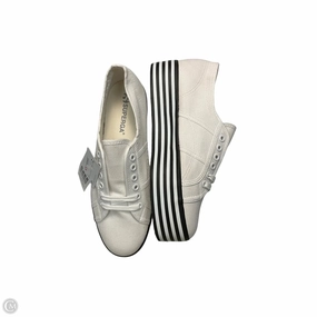 Short Walks Tensile Fiber Upper Shoes Sneakers By Superga In White, Size: 10