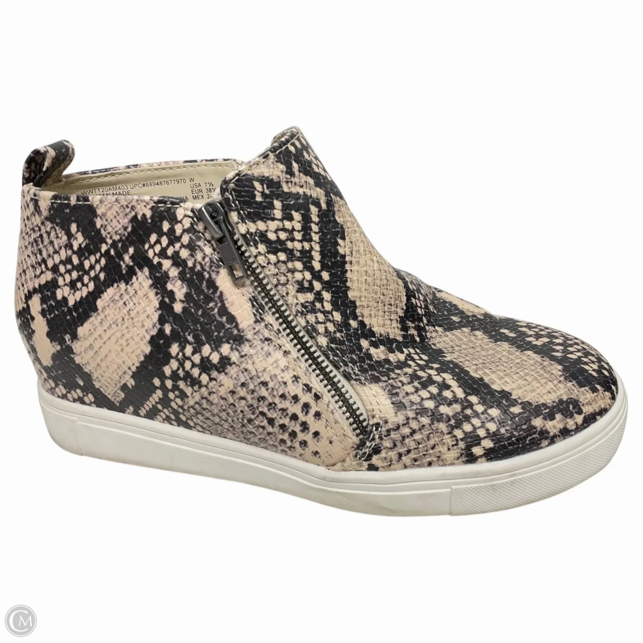 Smooth Feel Responsive Shoes Sneakers By Time And Tru In Snakeskin Print, Size: 7.5