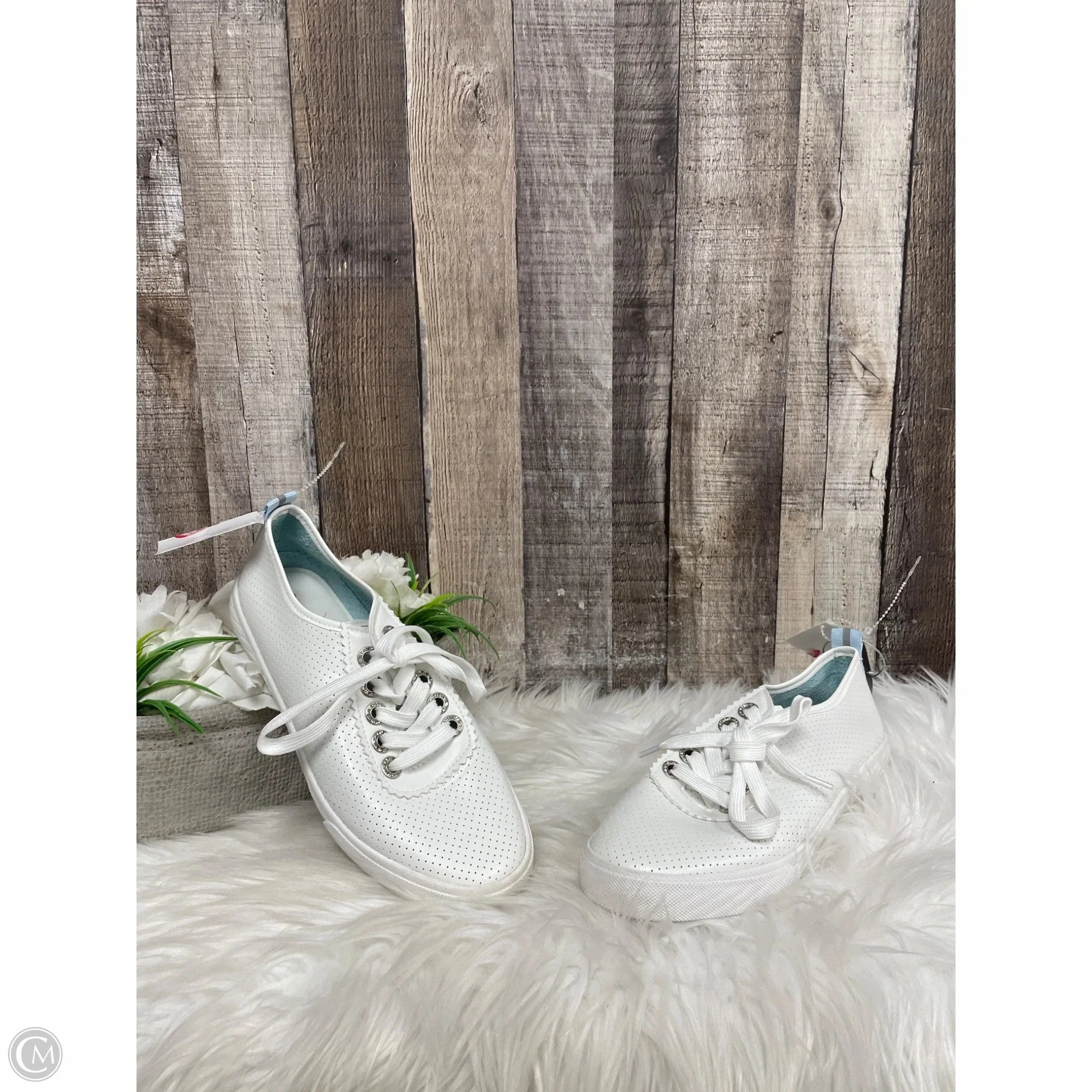 Shoes Sneakers By Tommy Bahama In White, Size: 7 Street Comfort Dual Density Cushioning