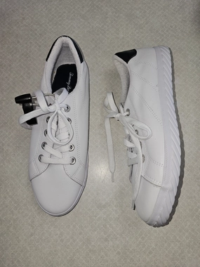 Minimalist Stitching Shoes Sneakers By Tommy Bahama In White, Size:9