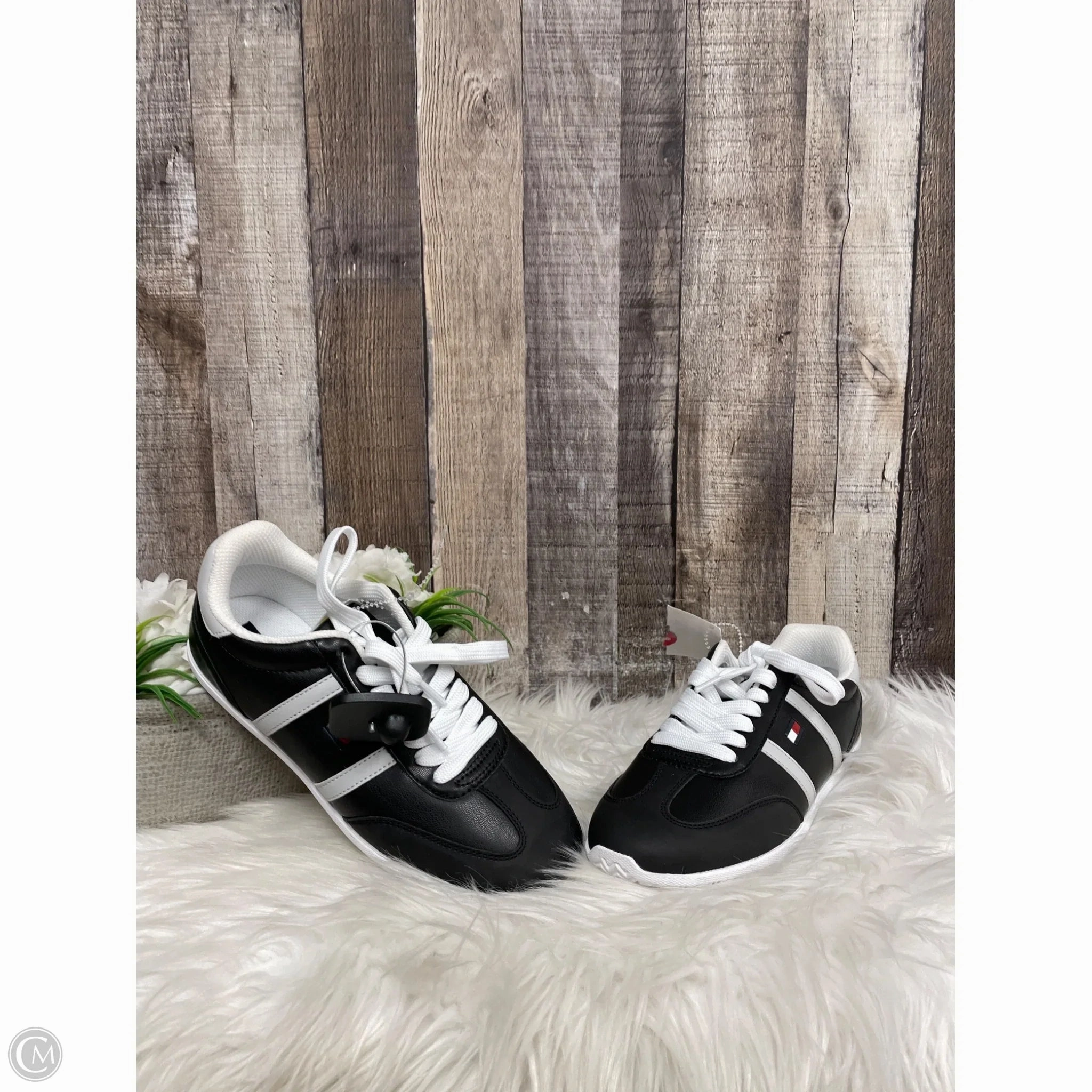 Outdoors Ready Shoes Sneakers By Tommy Hilfiger In Black & White, Size: 7