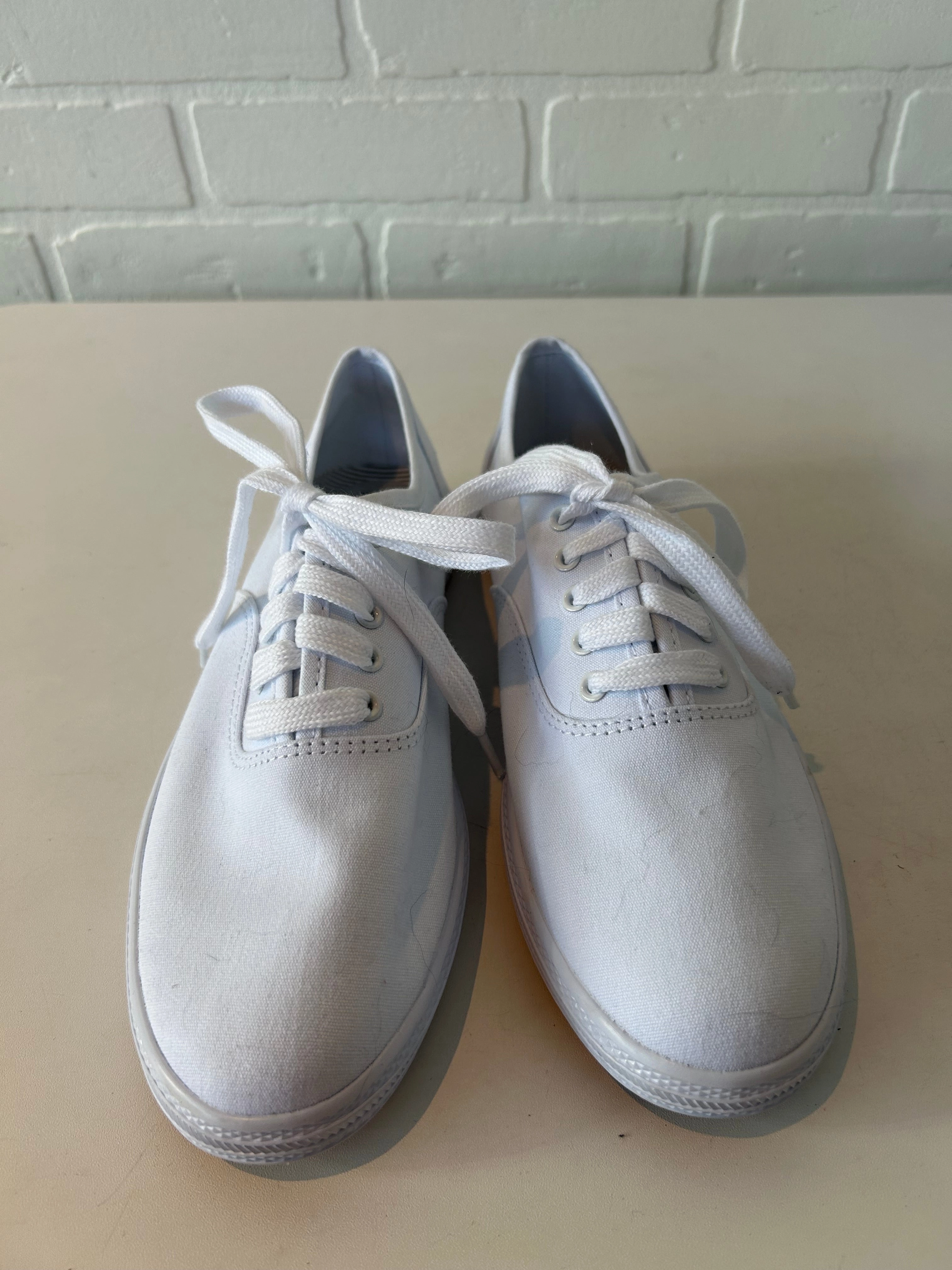 Casual arch Freedom Walk Shoes Sneakers By Universal Thread In White, Size: 9