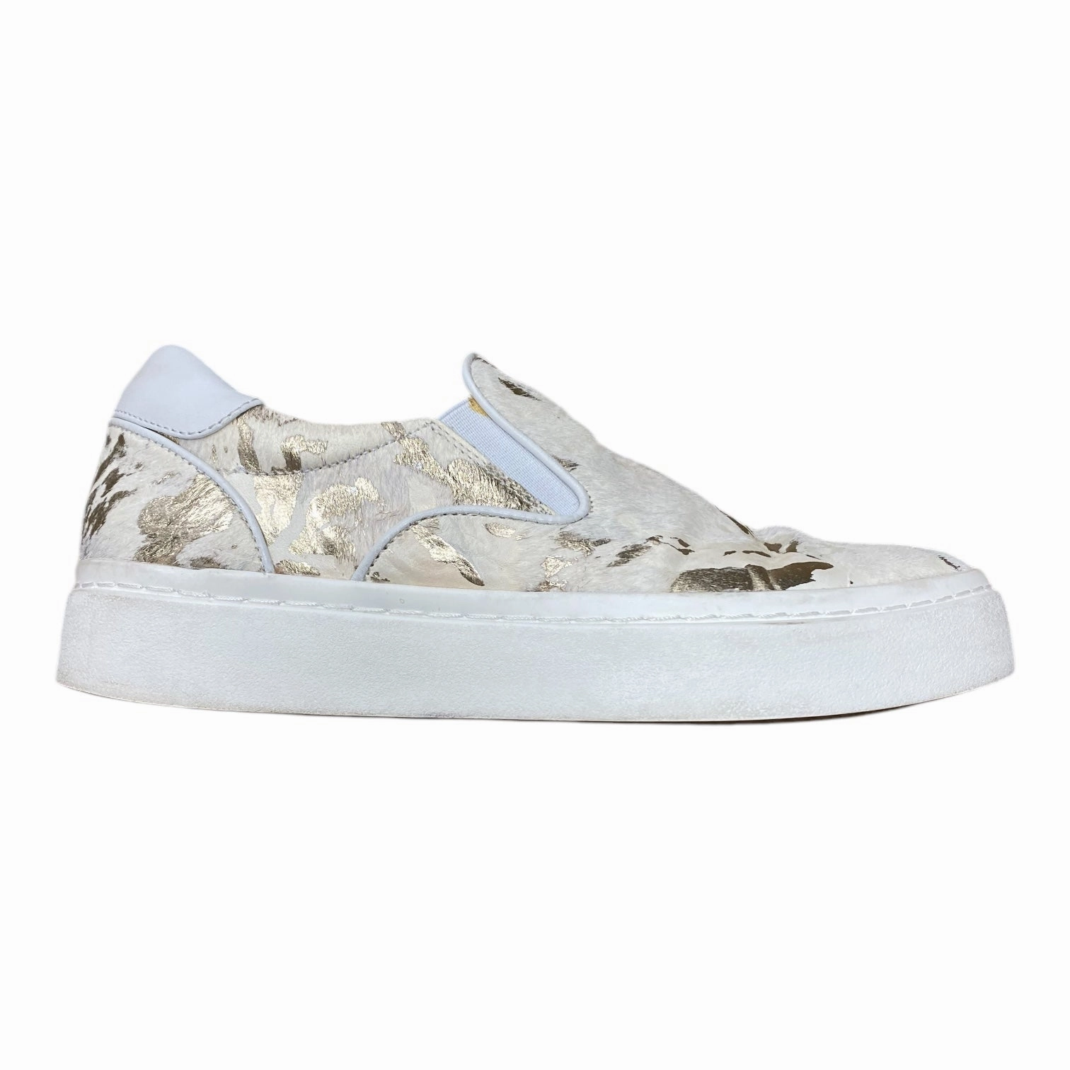 Flexible Use Vibrant breathability Shoes Sneakers By Vaneli In Cream, Size:5.5