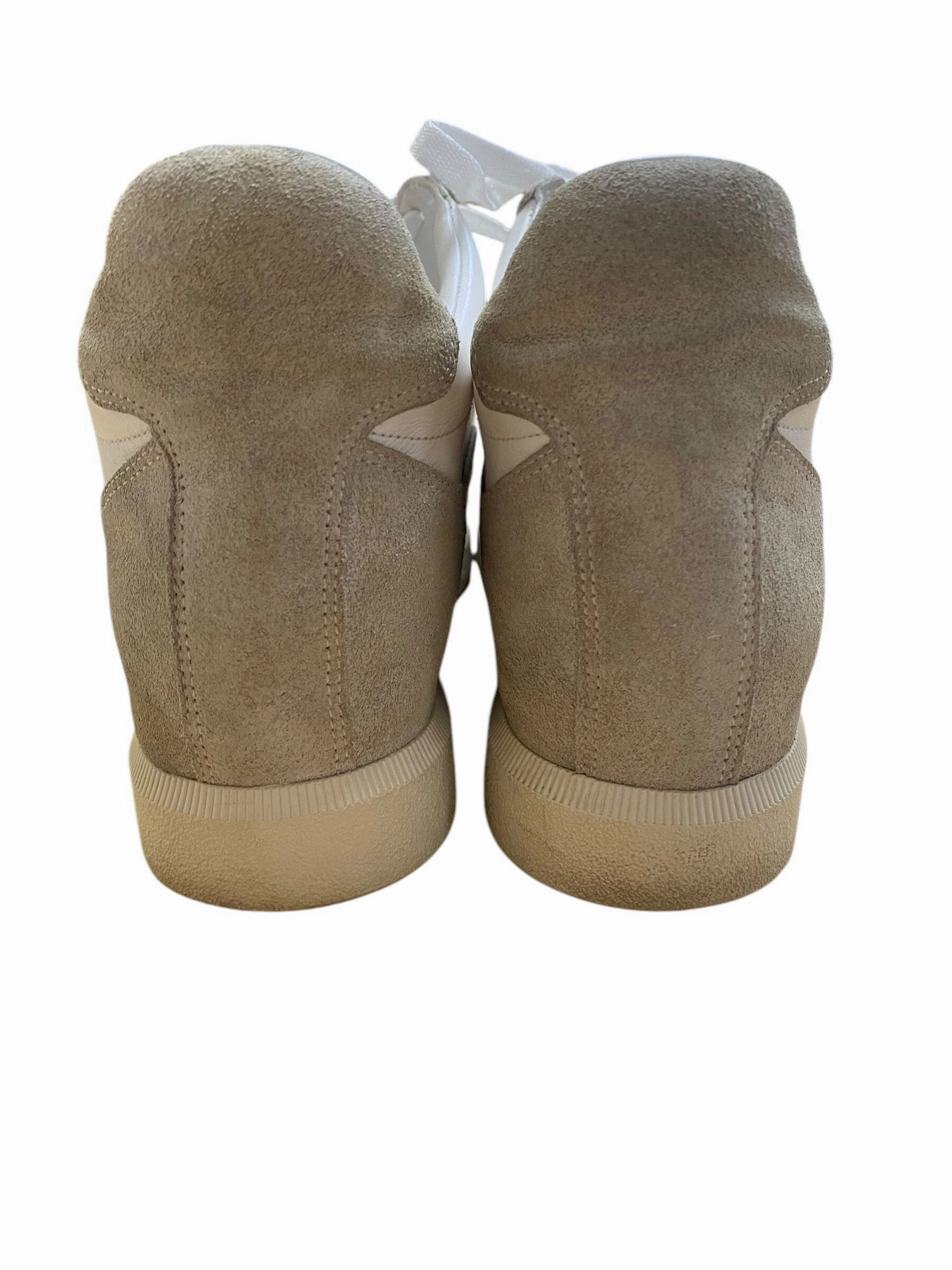 Sneaker Cleaning Kit Shoes Sneakers By Vince  Size: 7.5
