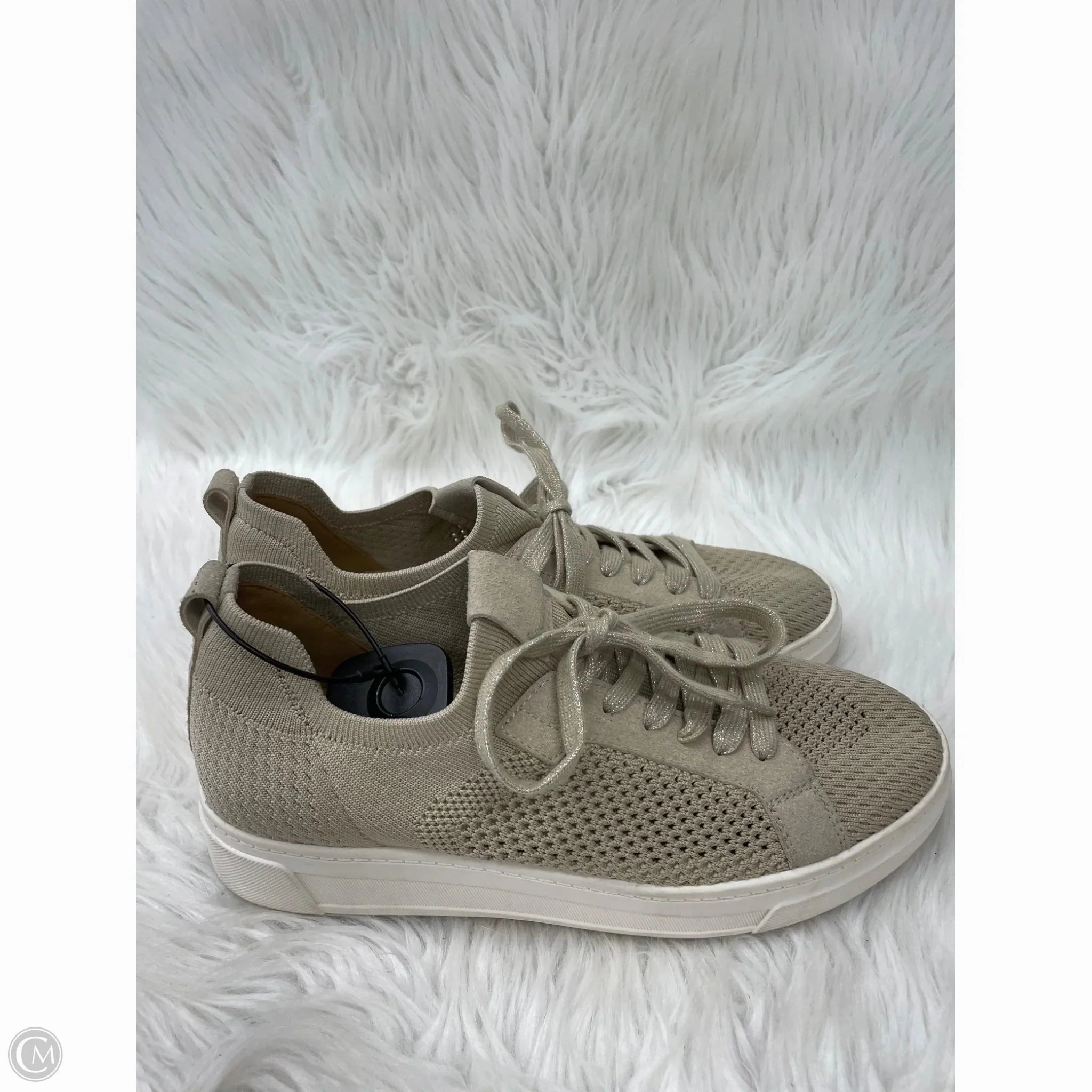 Shoes Sneakers By White Mountain In Tan & White, Size: 9 Hyper Compression Molding Crowd Ready
