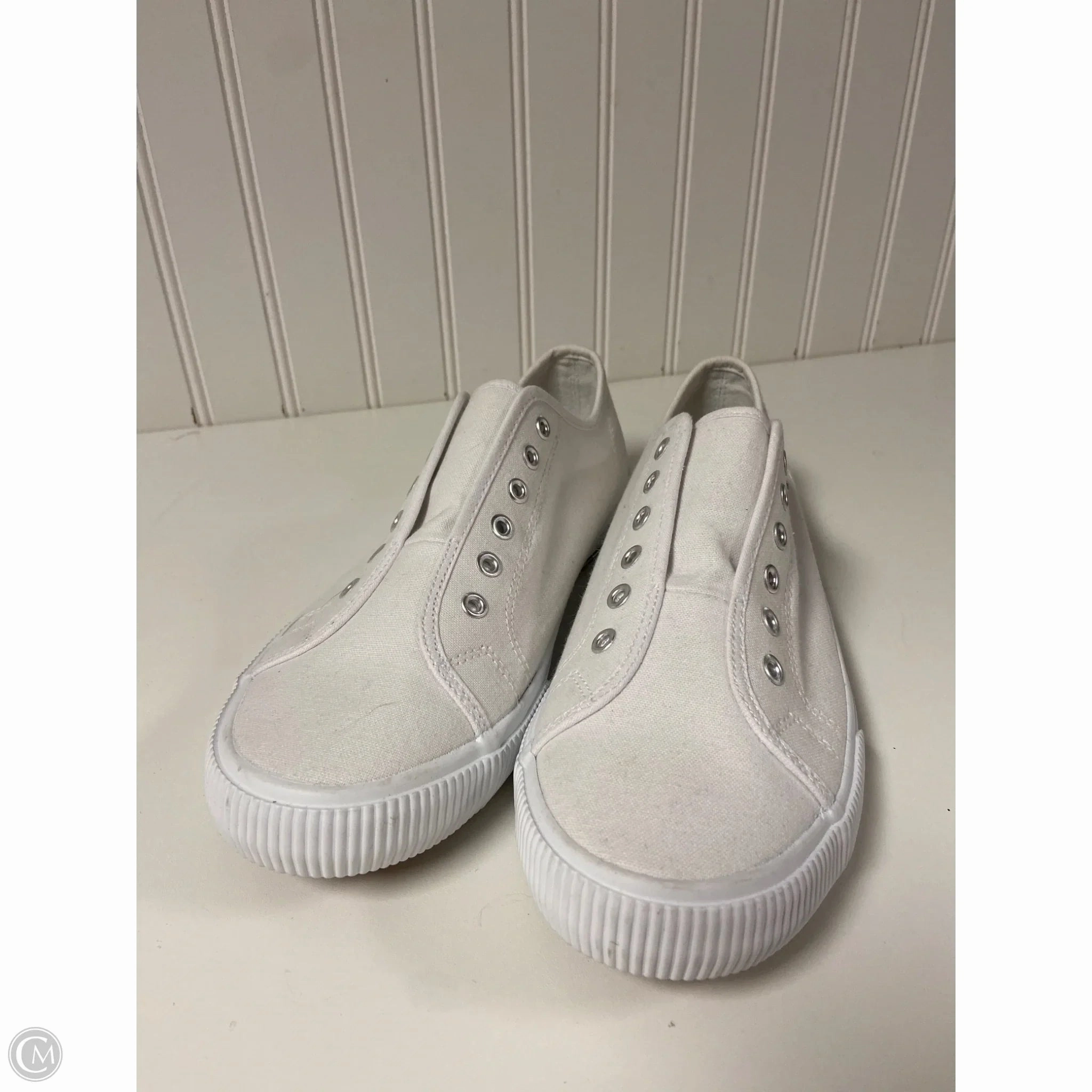 Designer Look Shoes Sneakers By Cmc In White, Size: 6.5