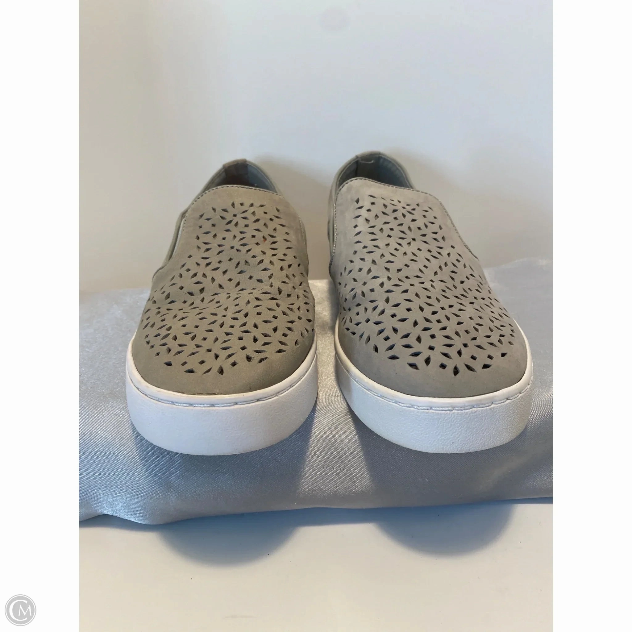 Shoes Sneakers By Vionic In Green, Size: 7 Ethical Manufacturing Canvas Material