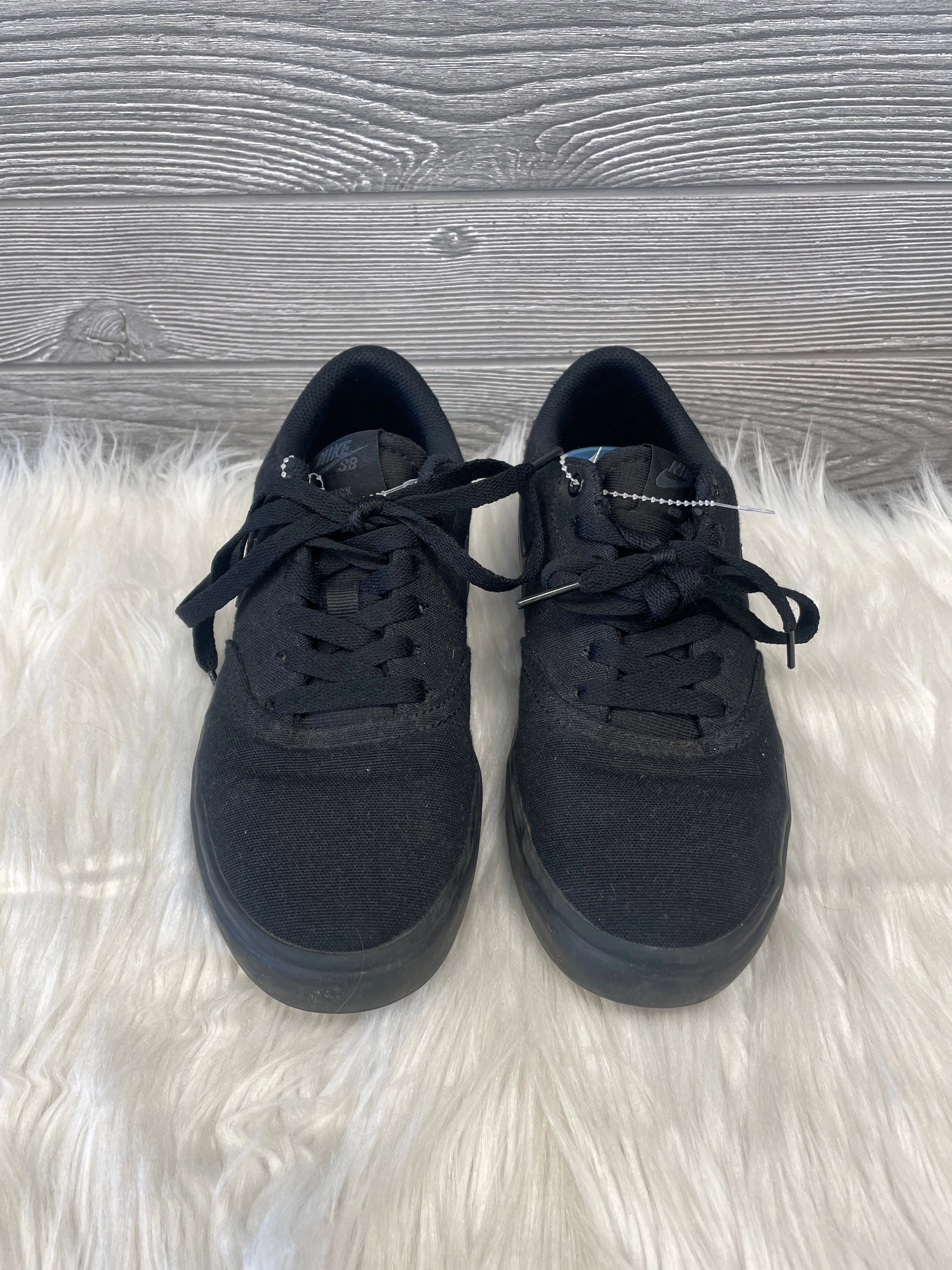 Temperature control Shoes Sneakers By Nike In Black, Size: 6.5