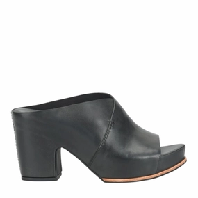 Stowe in Black Luxurious Feel Distinctive cushioning