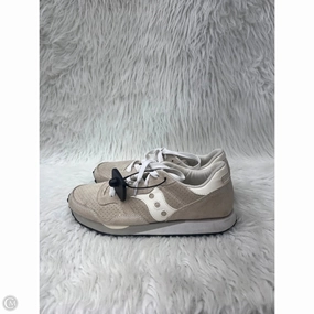 Shoes Sneakers By Saucony In Tan & White, Size: 8 All Terrain Grip Pattern Comfort Linings