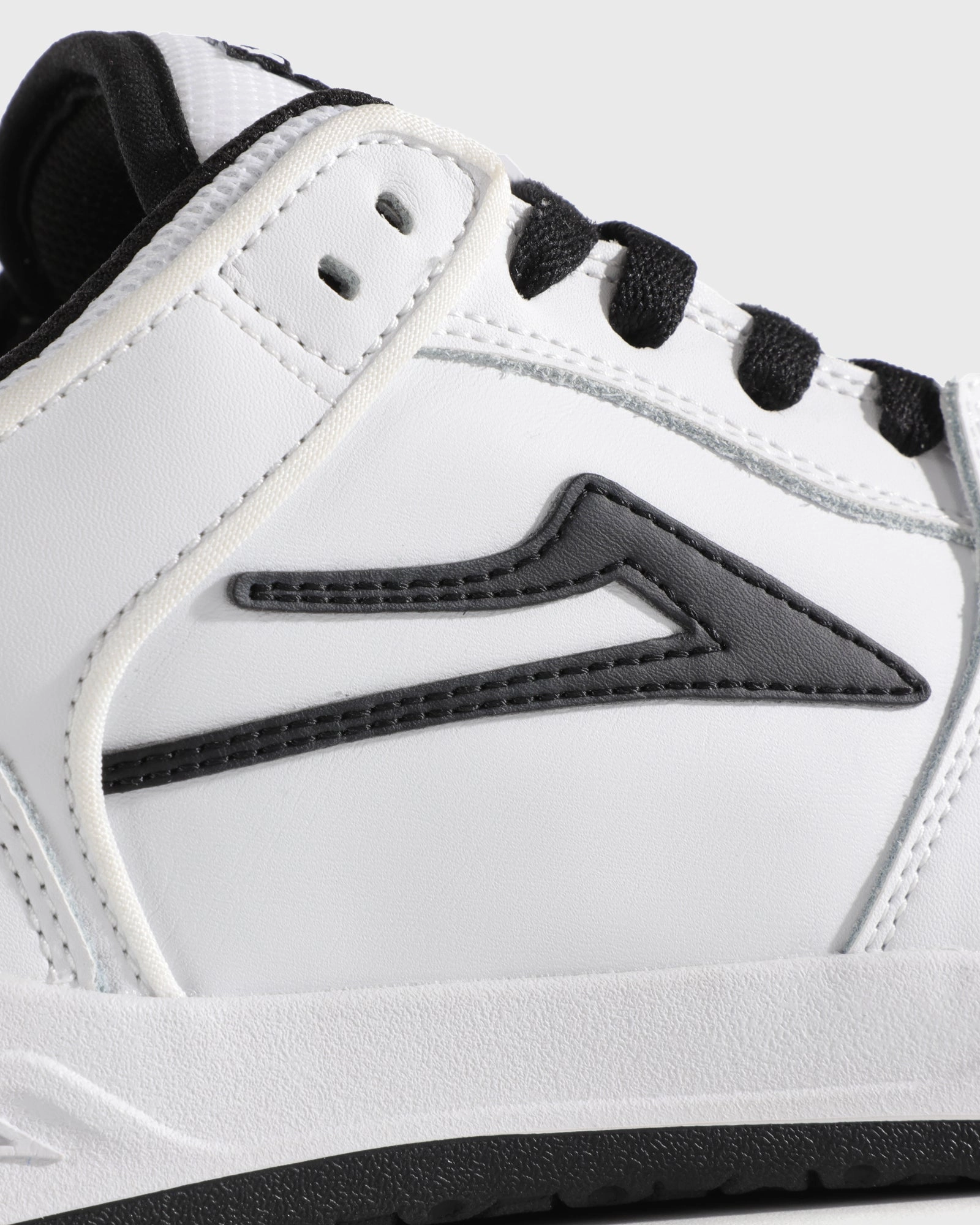 Telford Low  -  White/Black Leather Seamless Interior