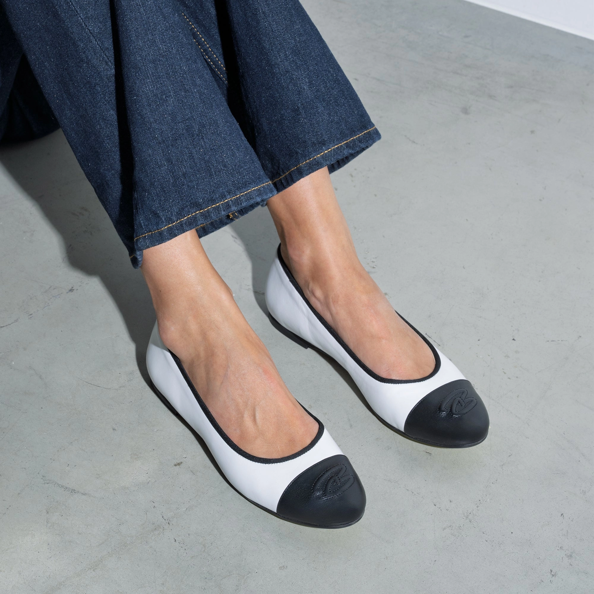 Vendo?me Ynes white calfskin leather ballerinas Adjustable lacing