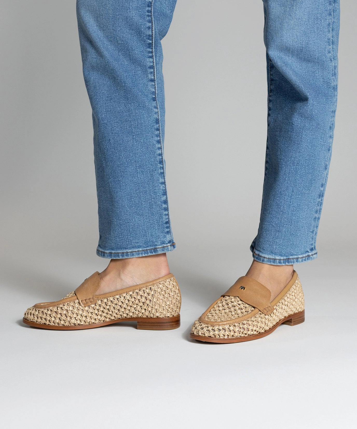 The Starling 20 - Tan Openweave park strolls
