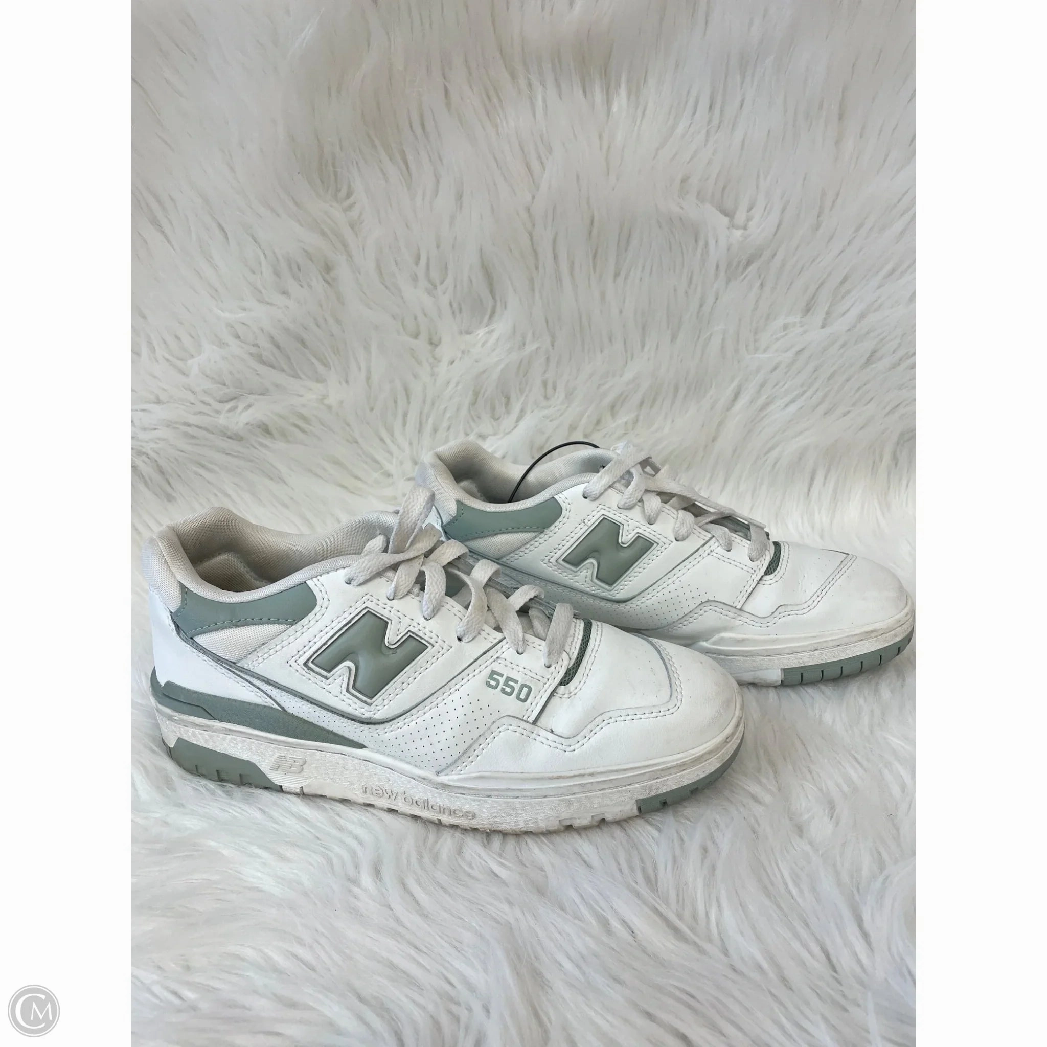 Sport Inspired Relax Mode Shoes Sneakers By New Balance In Green & White, Size: 8.5