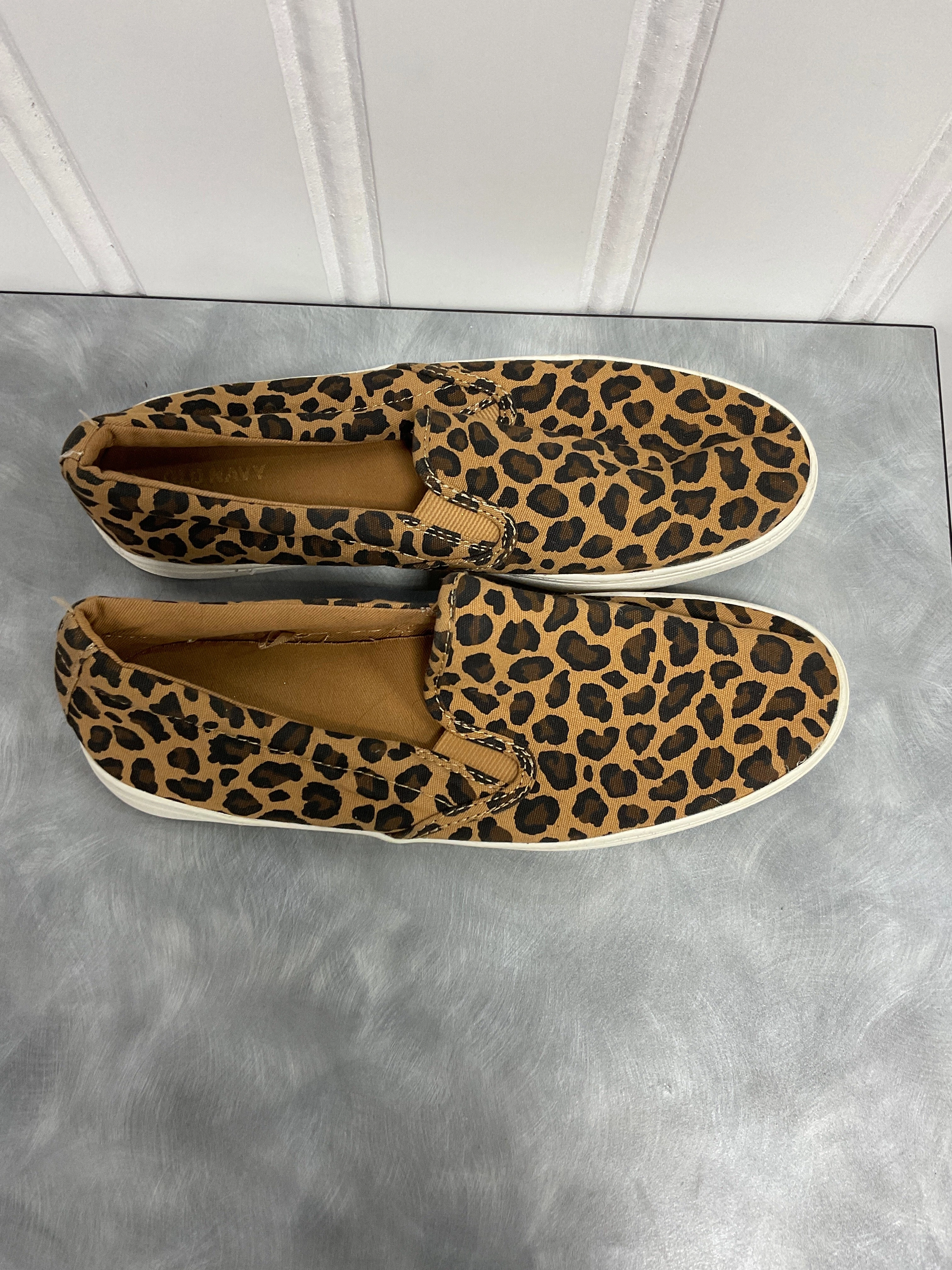 Shoes Sneakers By Old Navy In Animal Print, Size:9 Basic Tone