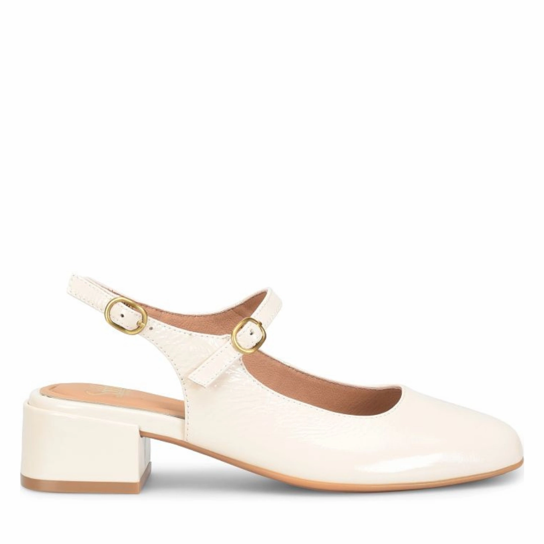 Orange Leyla in Almond