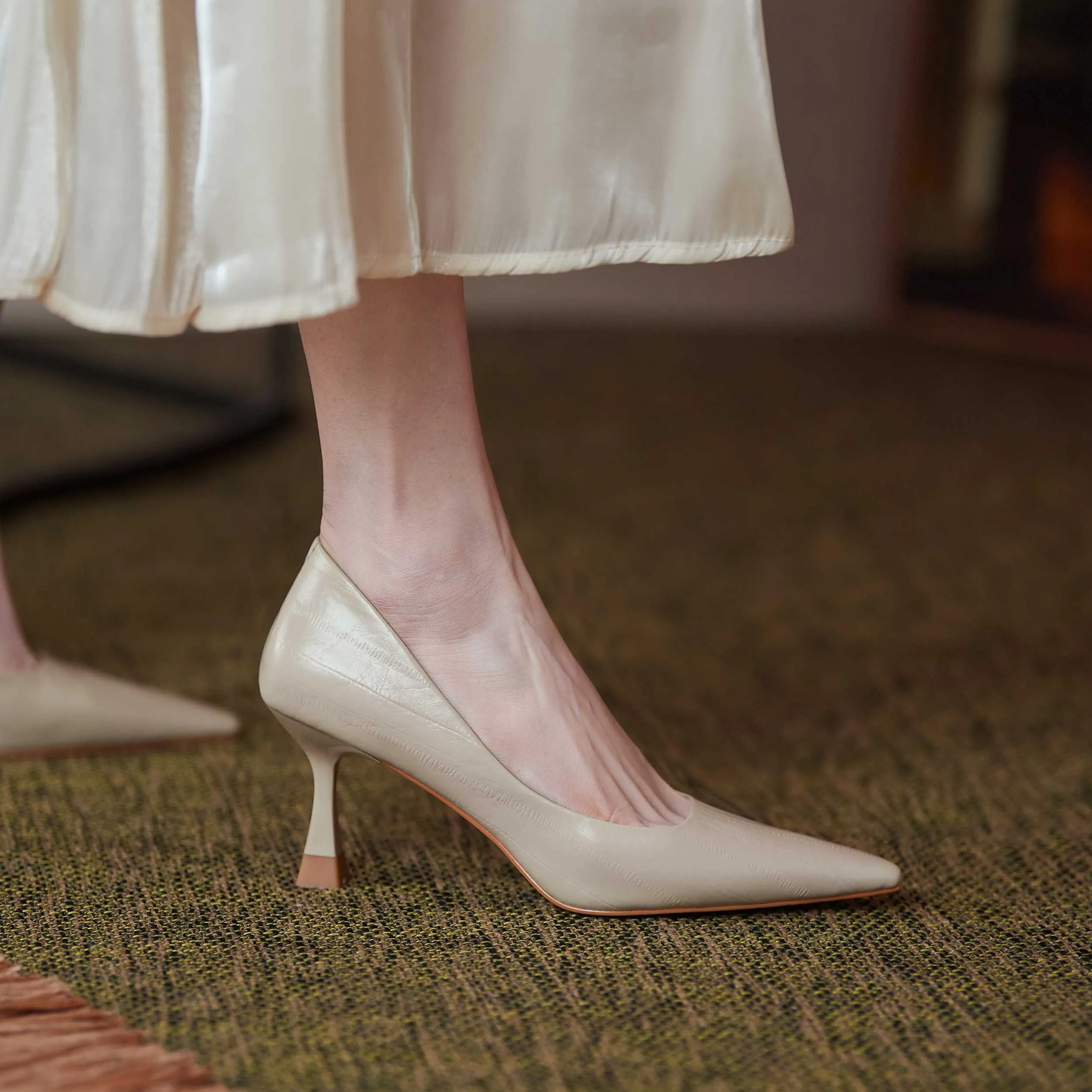 USS Shoes Begonia Women's Leather Pointed Toe Pumps