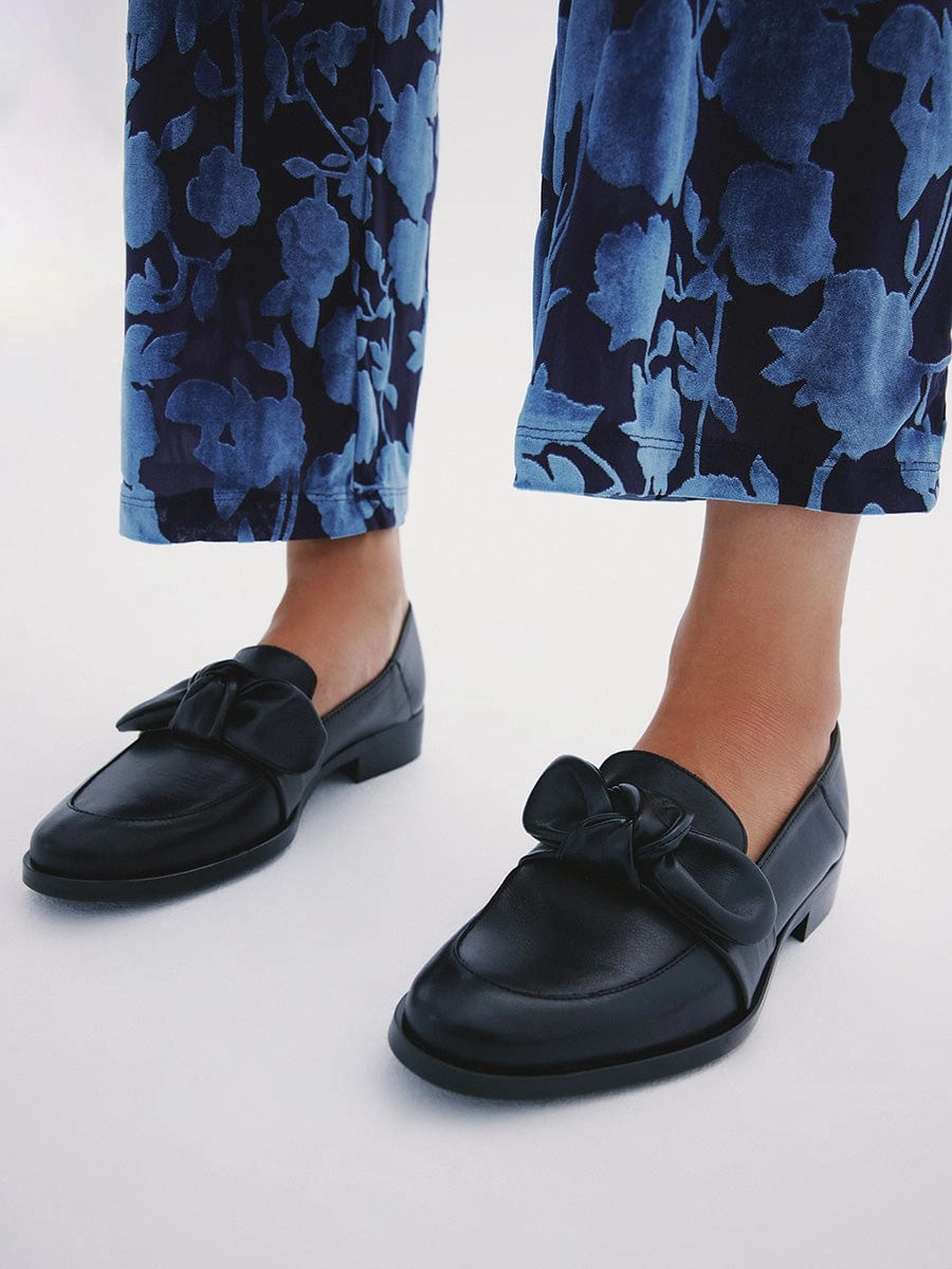 Valencia Black Leather Loafer Gift Day