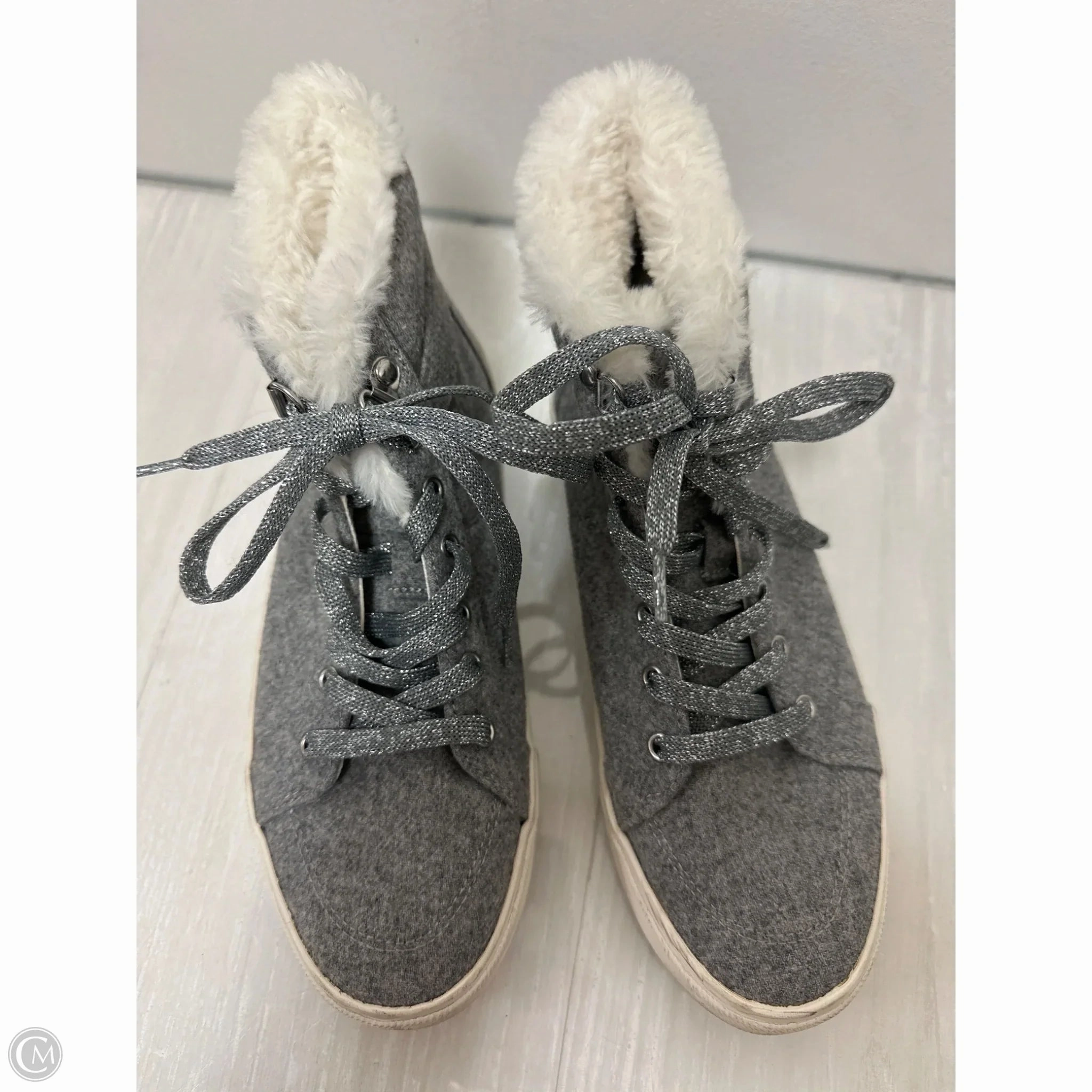 Light Mesh Drive Motion Shoes Sneakers By Old Navy In Grey, Size: 7