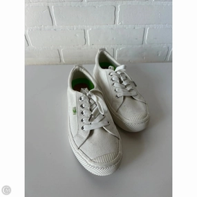 Shoes Sneakers By Cariuma In White, Size: 7.5 Stretchable Relax Feel