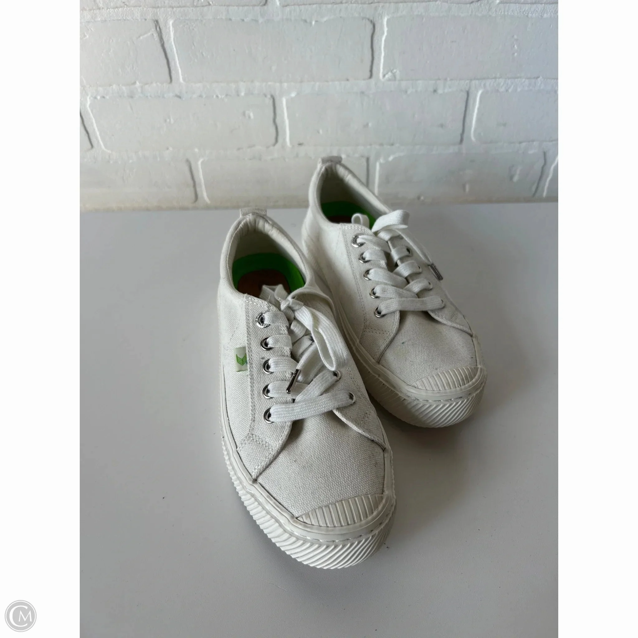 Shoes Sneakers By Cariuma In White, Size: 7.5 Stretchable Relax Feel