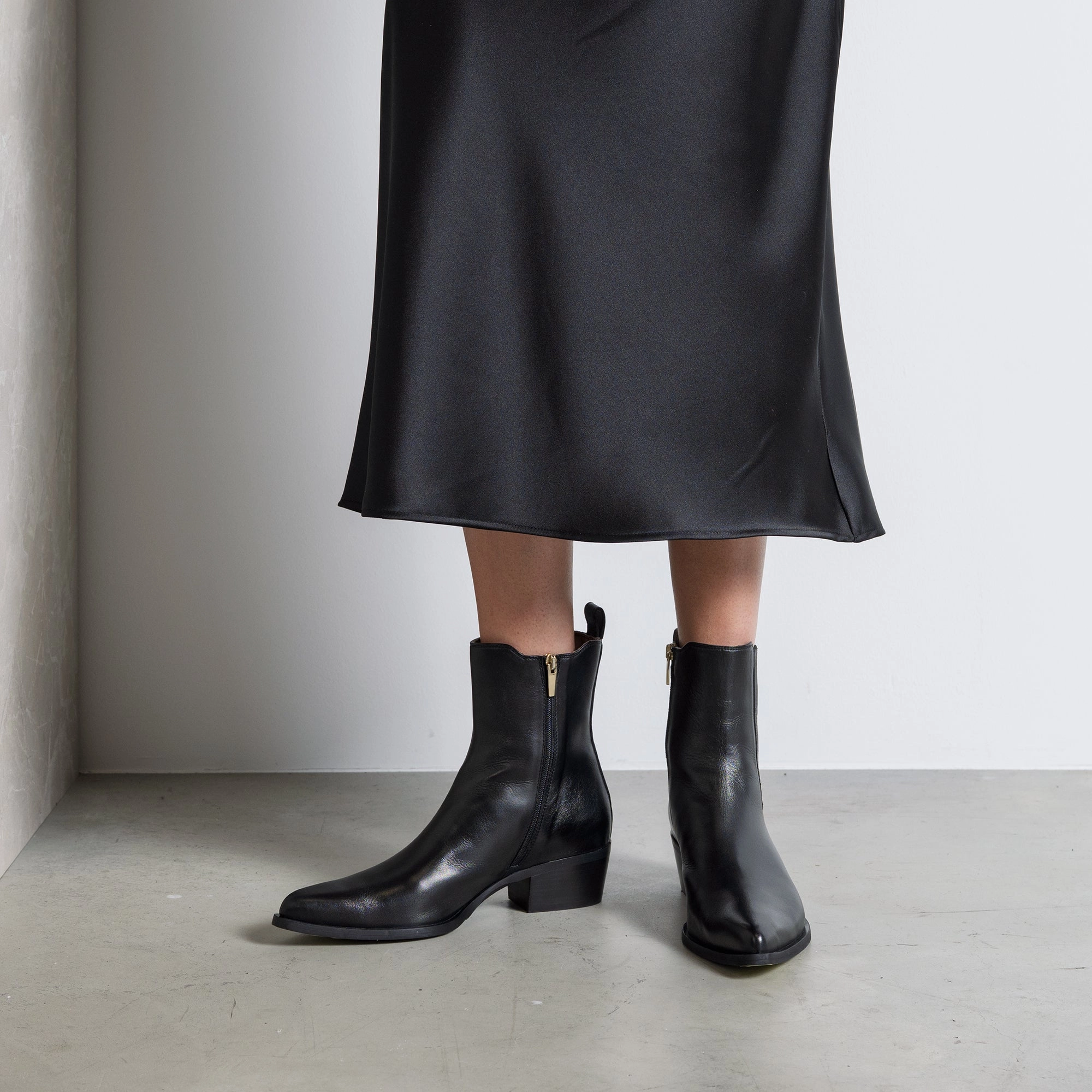 Vend?me Amandine black calfskin leather boots Functional Design