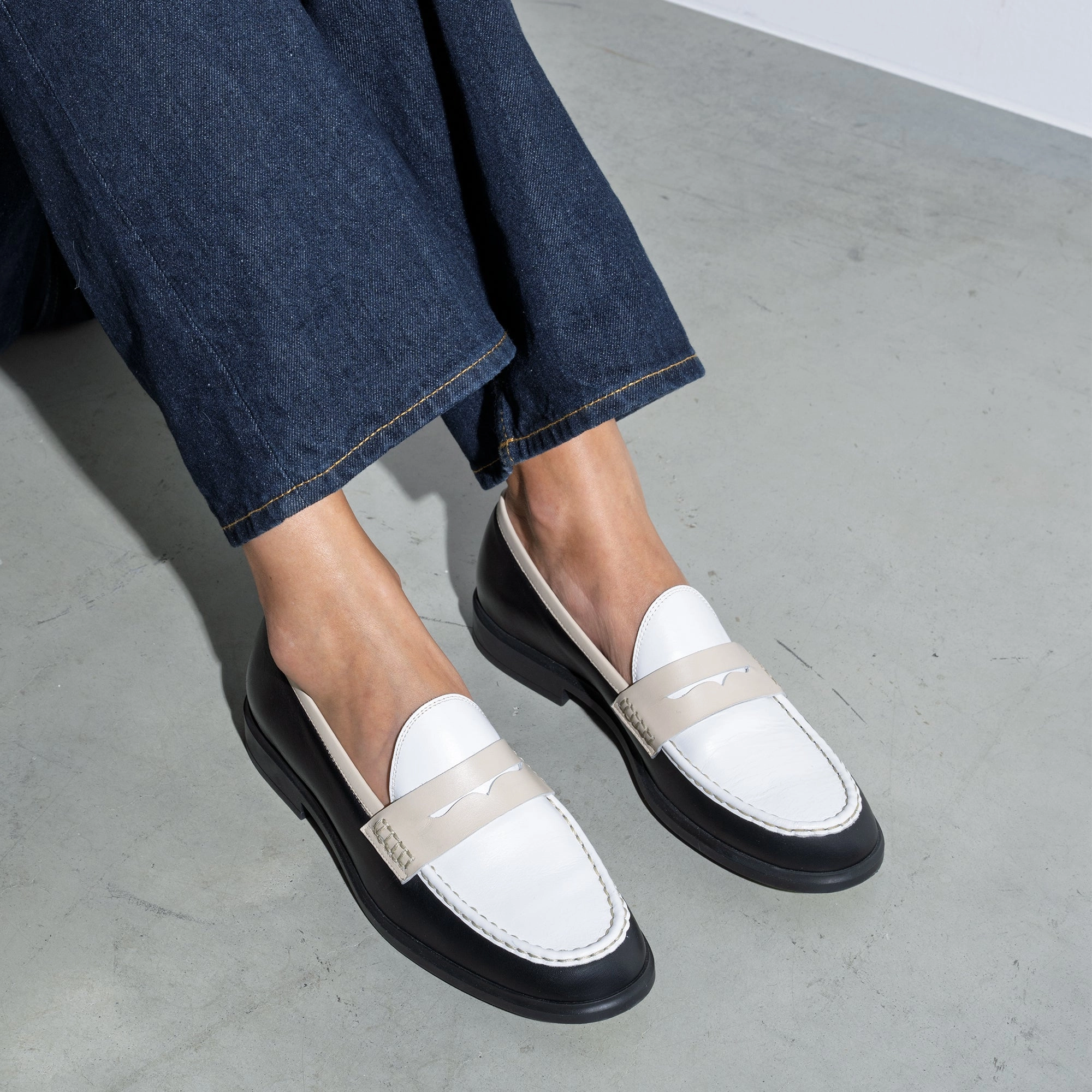 Shock Absorbing Technology Vend?me Blandine black, white and cream calfskin leather loafers