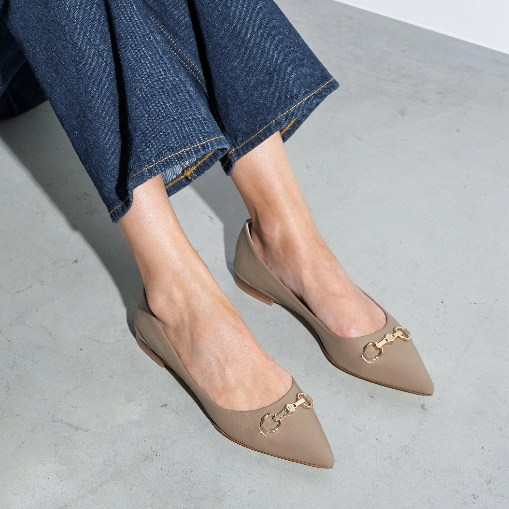 Vend?me Elita taupe calfskin leather ballerinas dancers' flexibility suitable for outdoor adventures