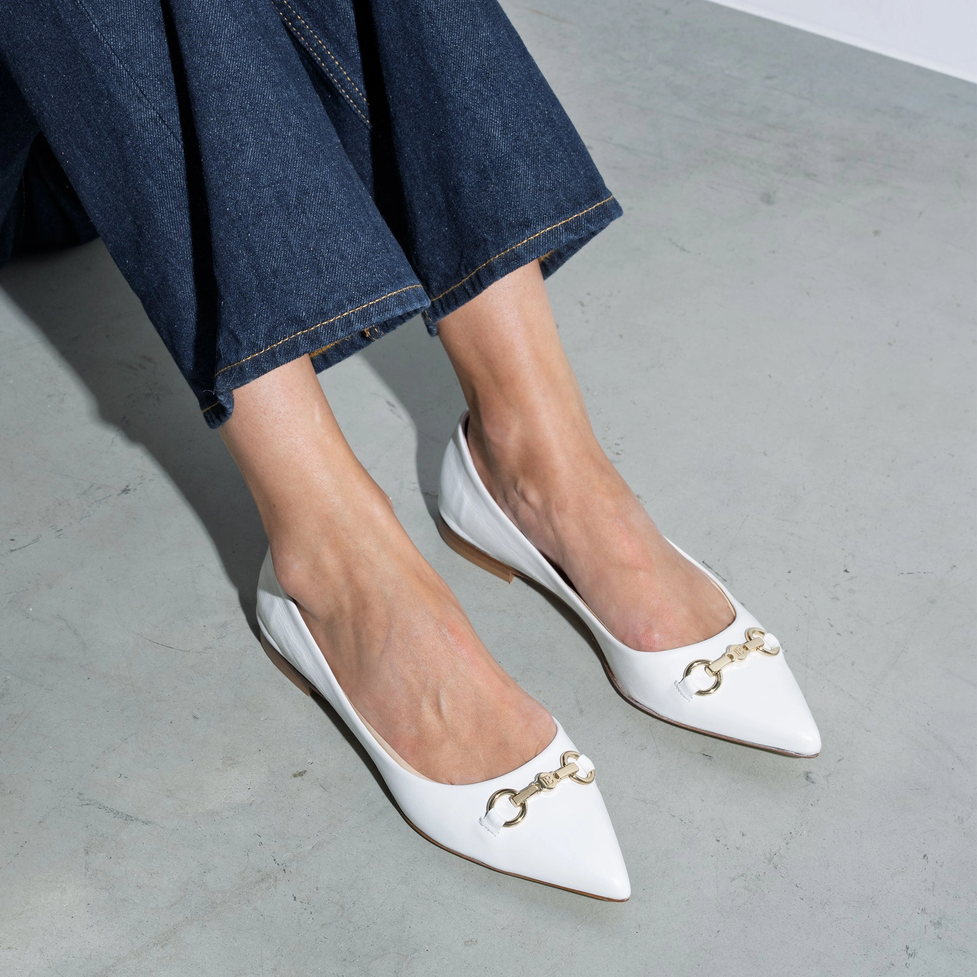 Vend?me Elita white calfskin leather ballerinas bodybuilders' stability