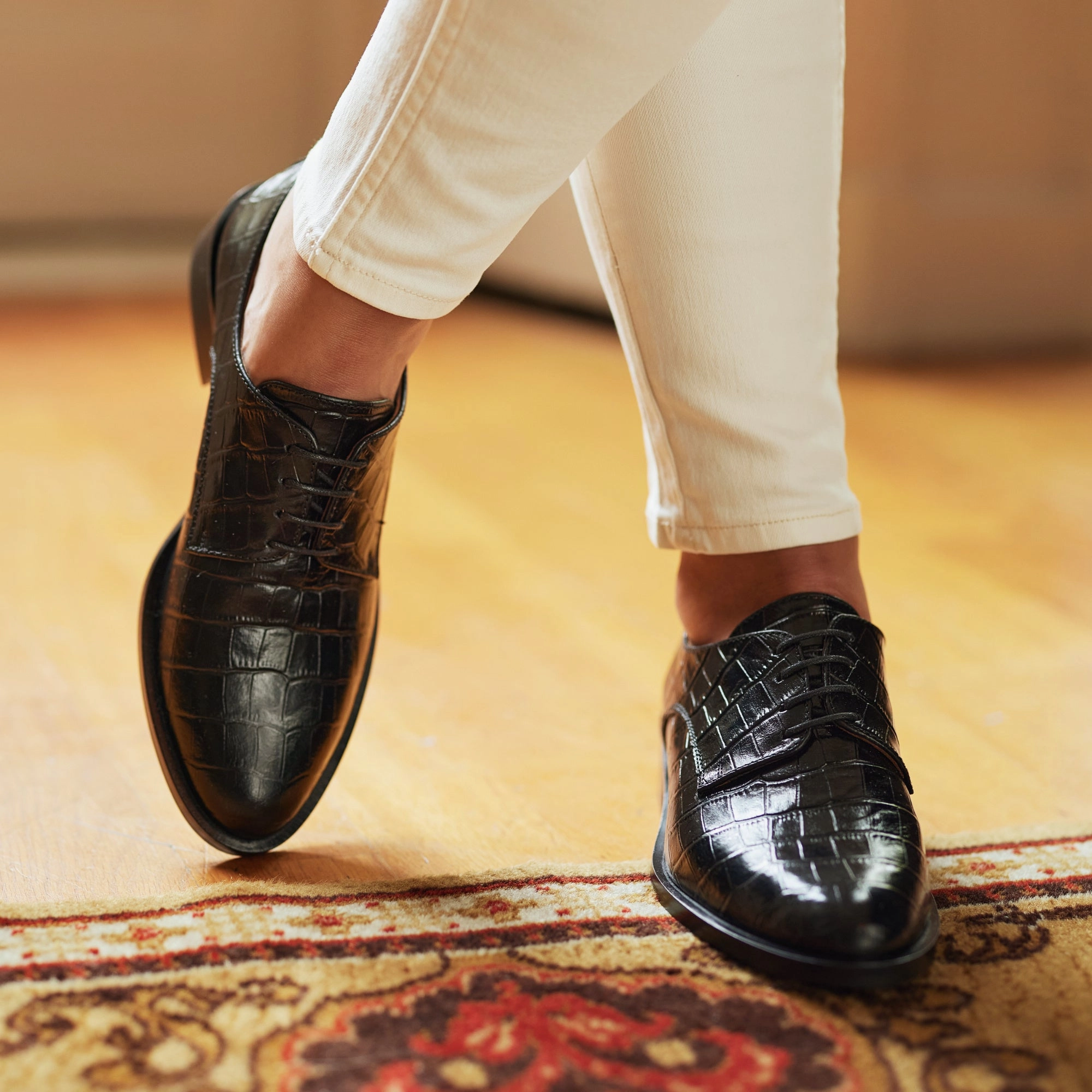 Vend?me Ellen croco black calfskin leather lace-up shoes Smooth Surface Contoured Heel Lock