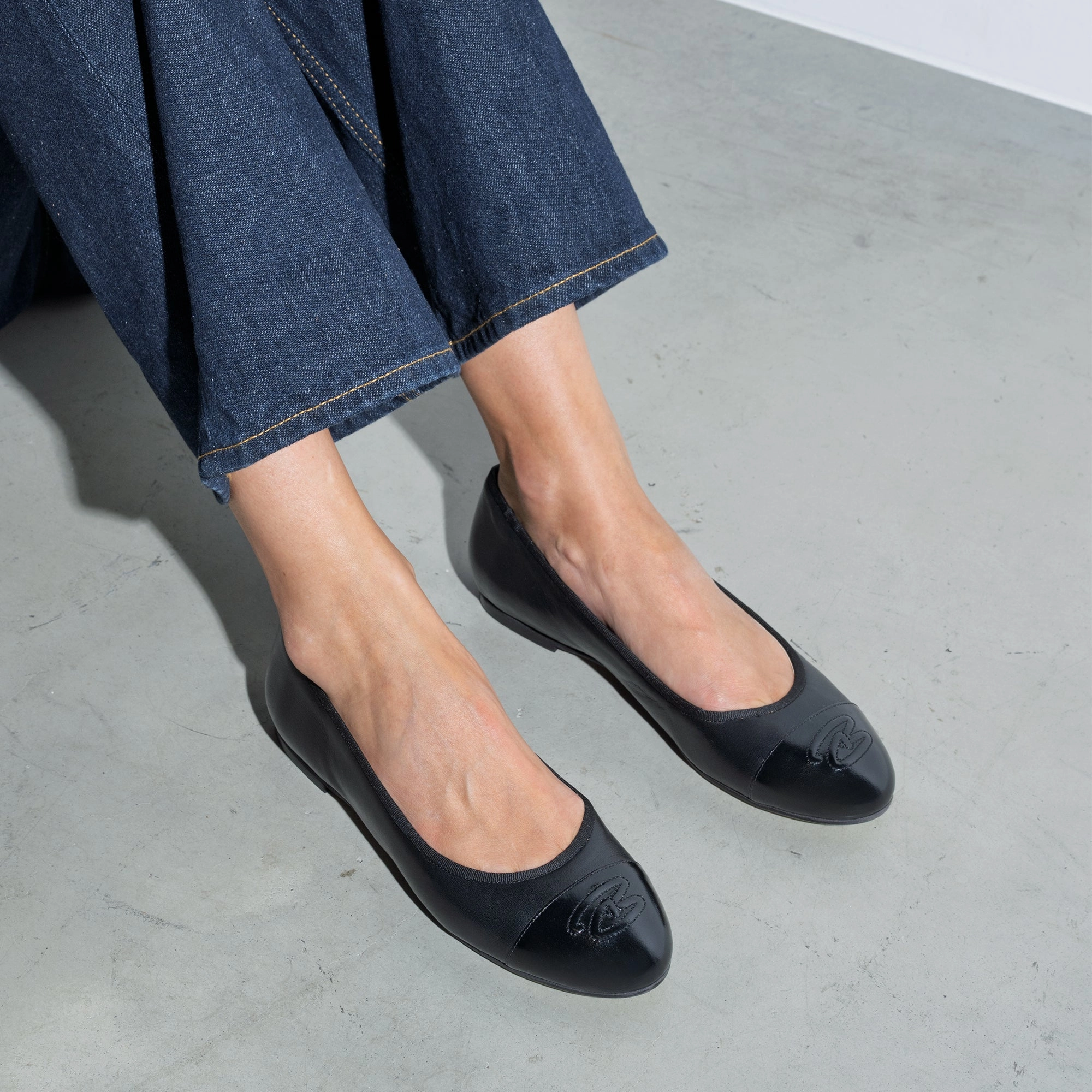 Vendo?me Ynes black calfskin leather ballerinas Elastic Lacing System