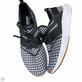 SoftInterior Shoes Sneakers By New Balance In Black & White, Size: 11