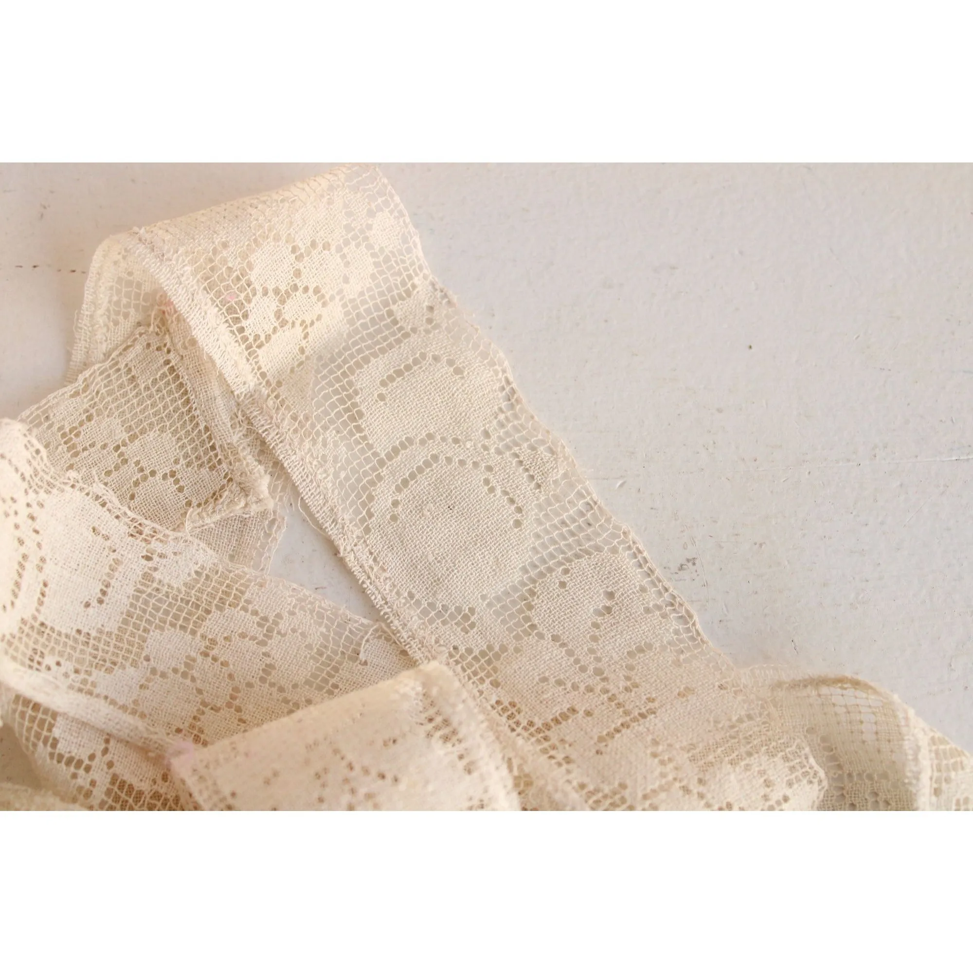 Vintage 1930s 1940s Lace Trim, Ivory 2.25" Wide, 2 Yards 23" Piece